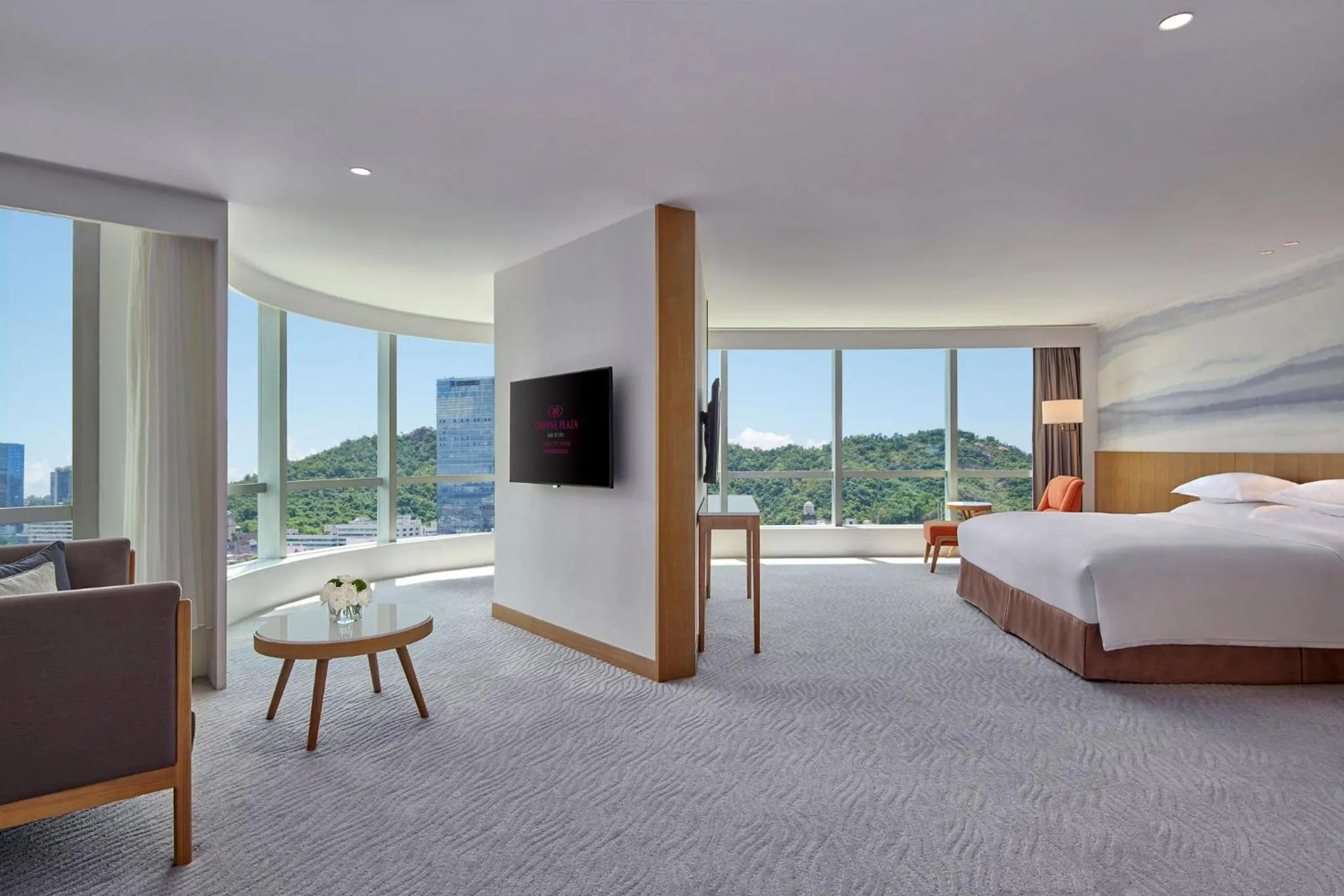 Junior King Suite in Crowne Plaza Zhuhai City Center by IHG