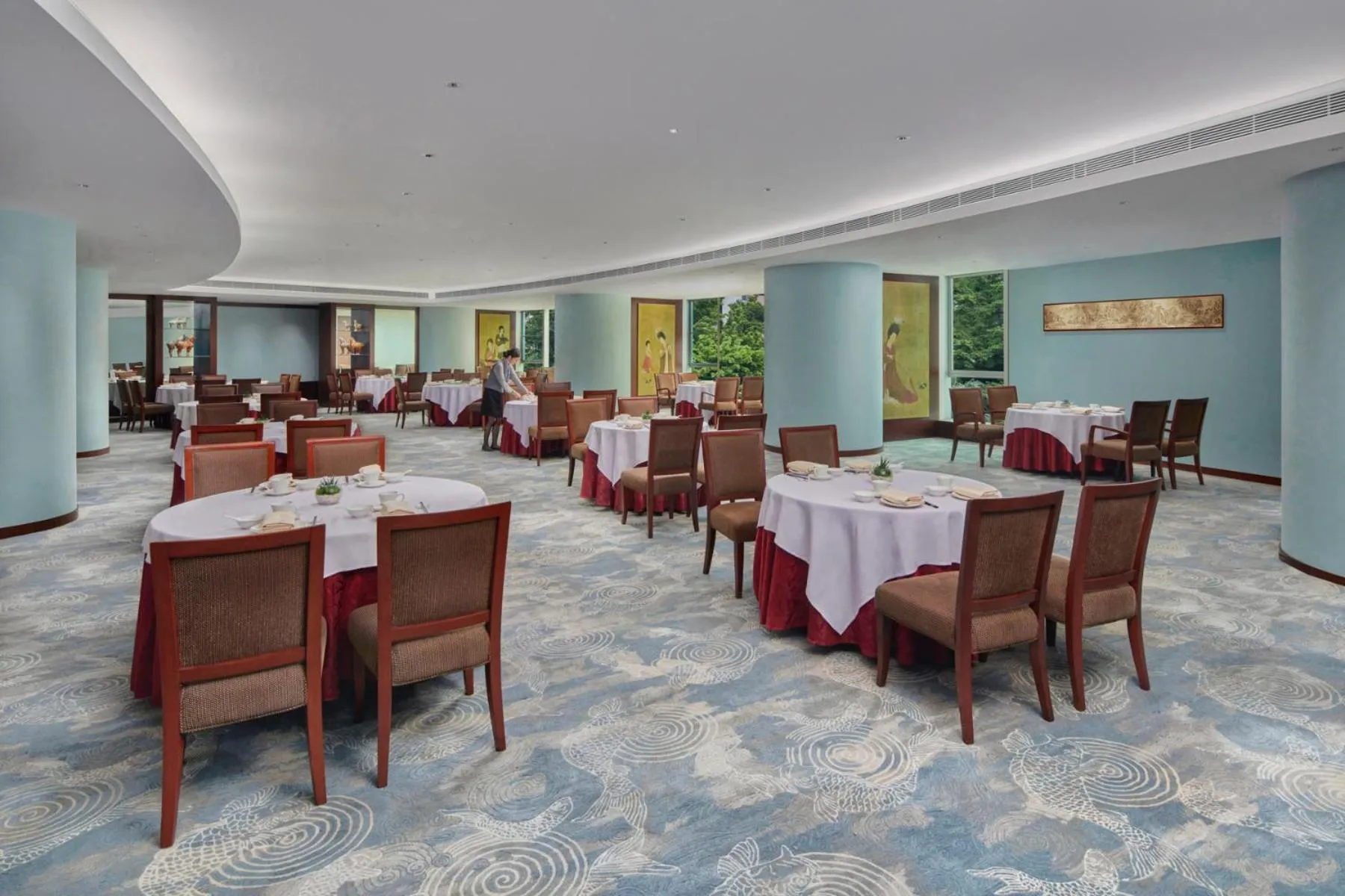 Restaurant/places to eat in Crowne Plaza Zhuhai City Center by IHG