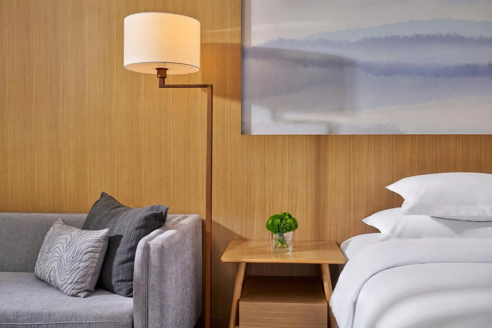 Standard King Room in Crowne Plaza Zhuhai City Center by IHG - offers free one-way shuttle to Chimelong Ocean Kingdom Standard King Room in Crowne Plaza Zhuhai City Center by IHG - offers free one-way shuttle to Chimelong Ocean Kingdom