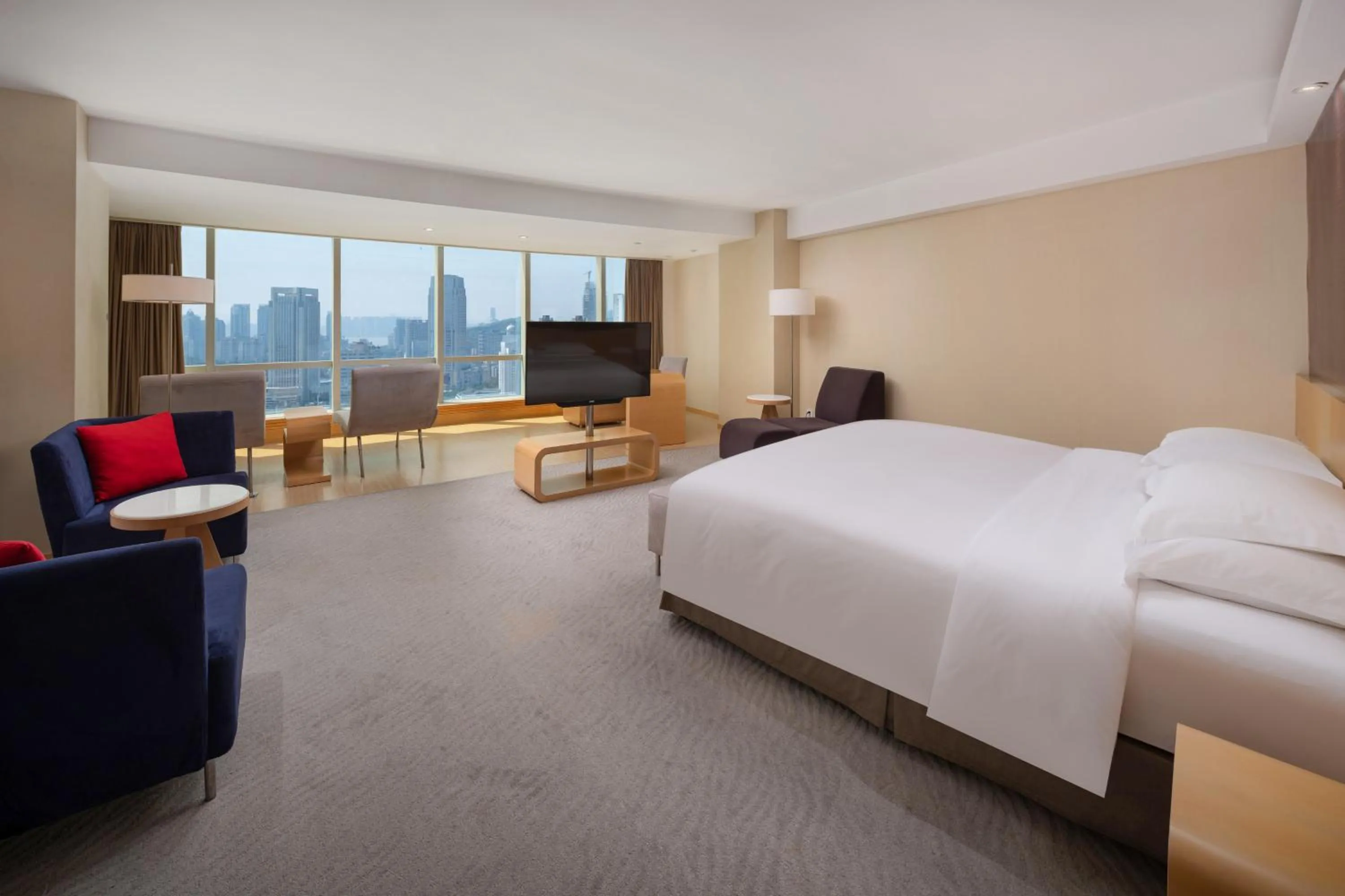 Photo of the whole room, Bed in Crowne Plaza Zhuhai City Center by IHG