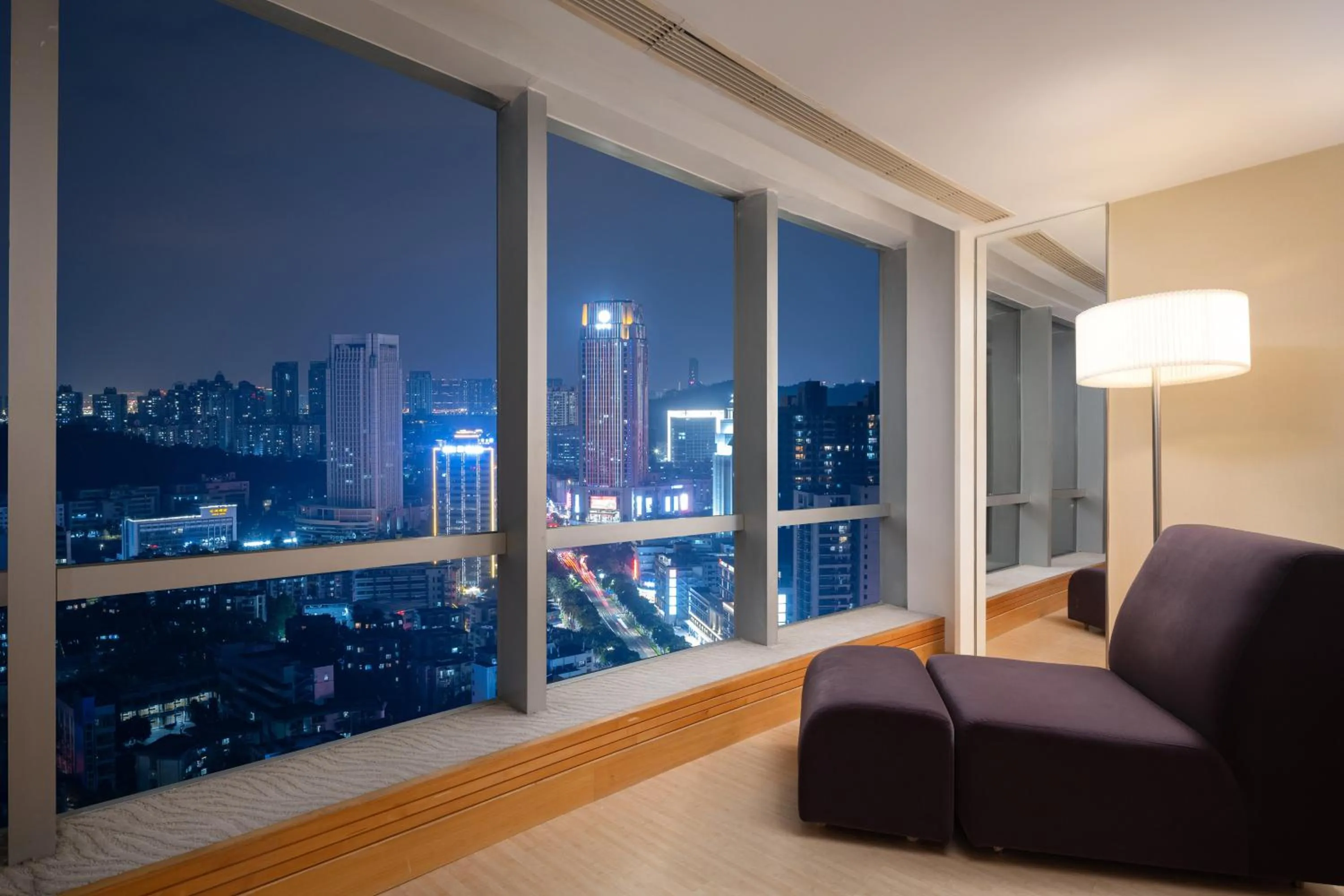 Photo of the whole room in Crowne Plaza Zhuhai City Center by IHG