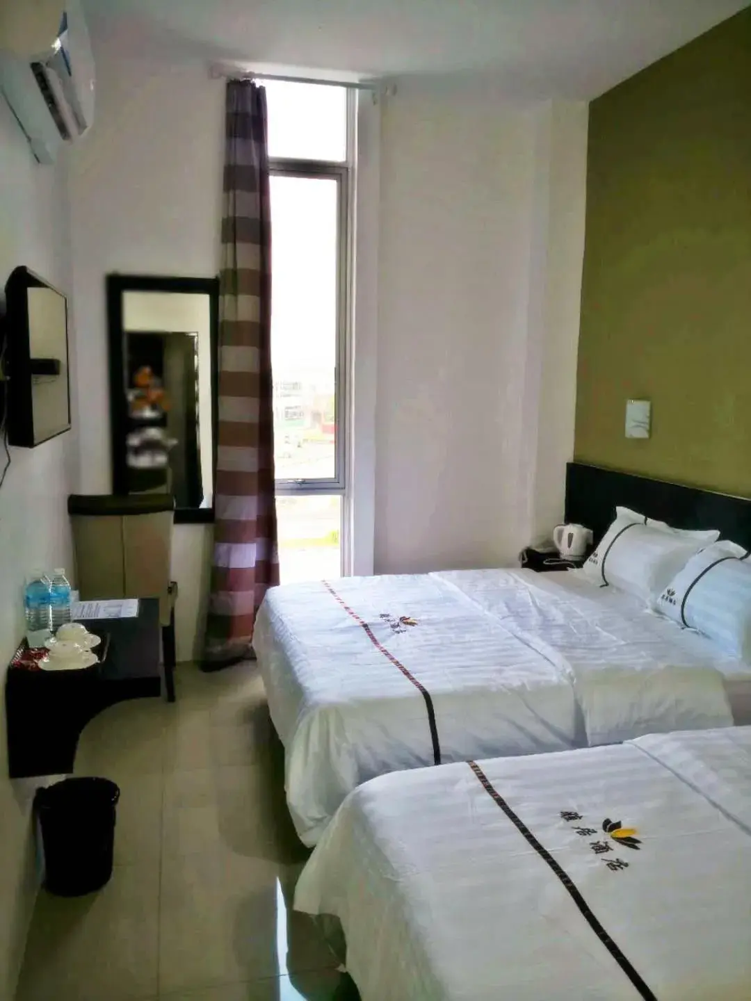 Standard Triple Room in Comfort Inn Standard Triple Room in Comfort Inn