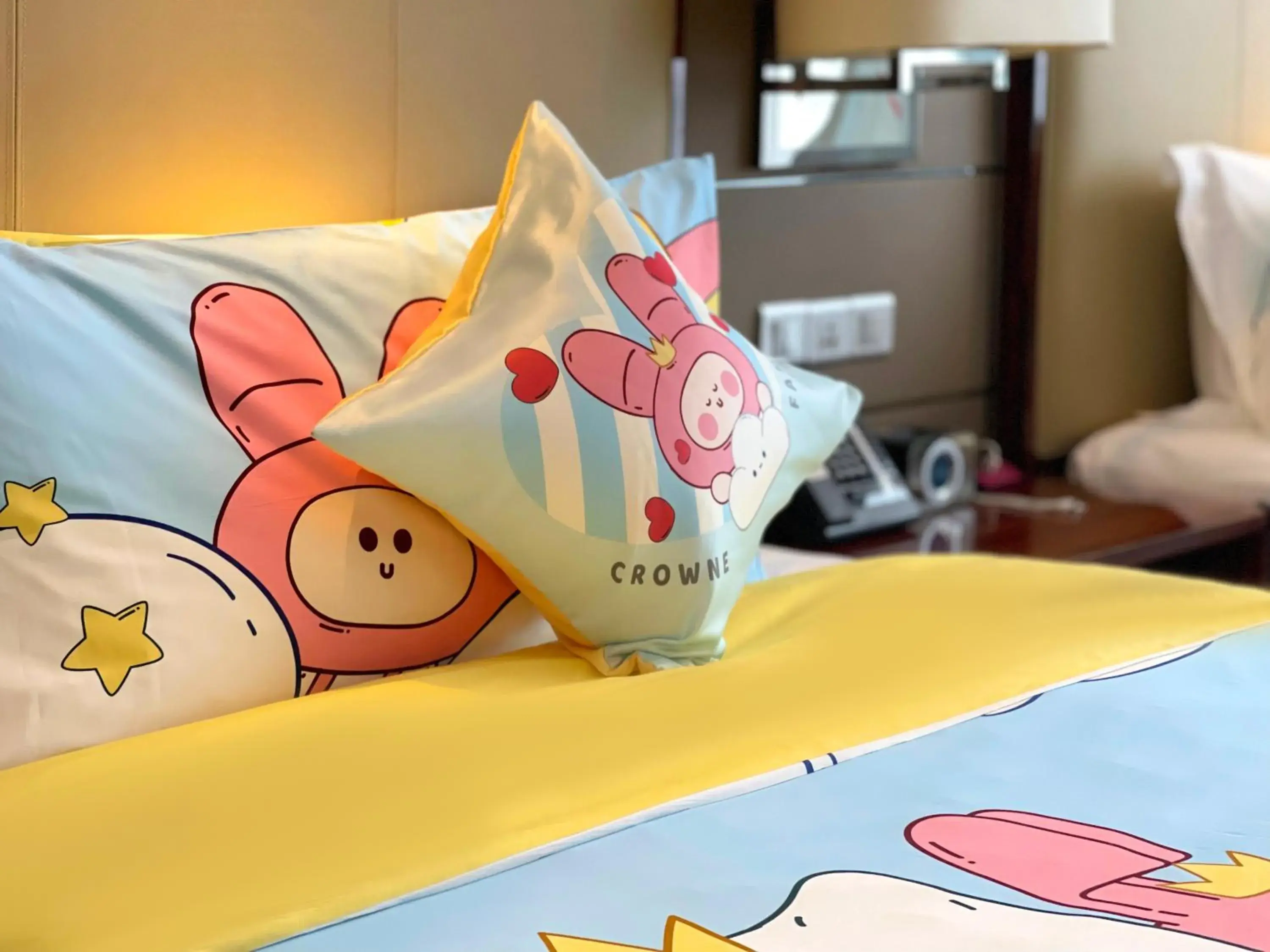 Bed in Crowne Plaza Shenzhen Longgang City Centre by IHG Bed in Crowne Plaza Shenzhen Longgang City Centre by IHG