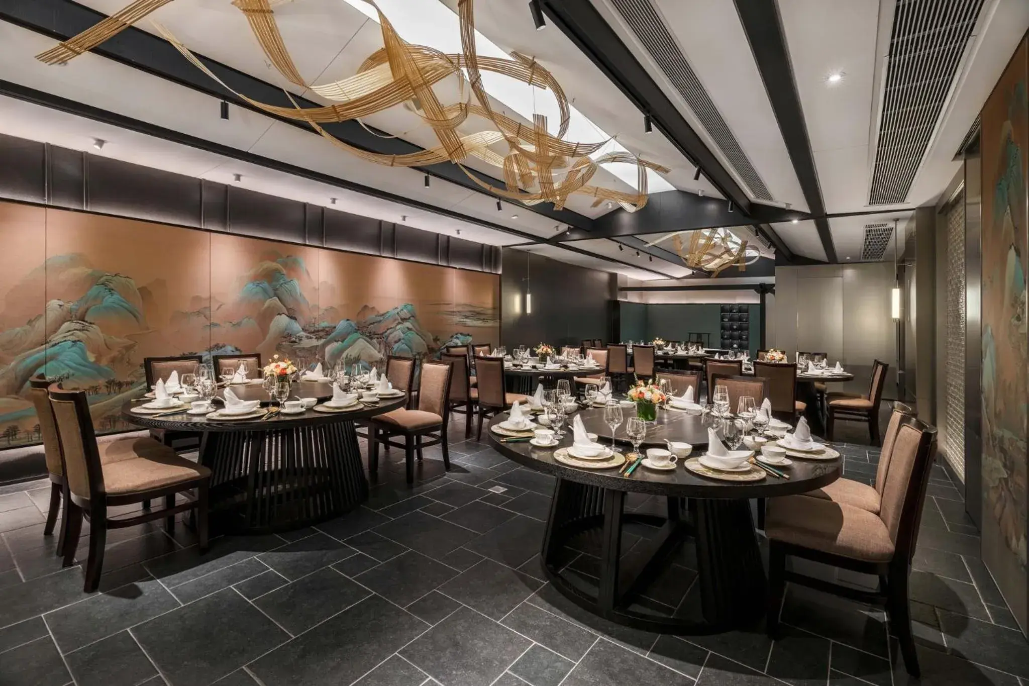 Restaurant/places to eat in Crowne Plaza Shenzhen Longgang City Centre by IHG Restaurant/places to eat in Crowne Plaza Shenzhen Longgang City Centre by IHG