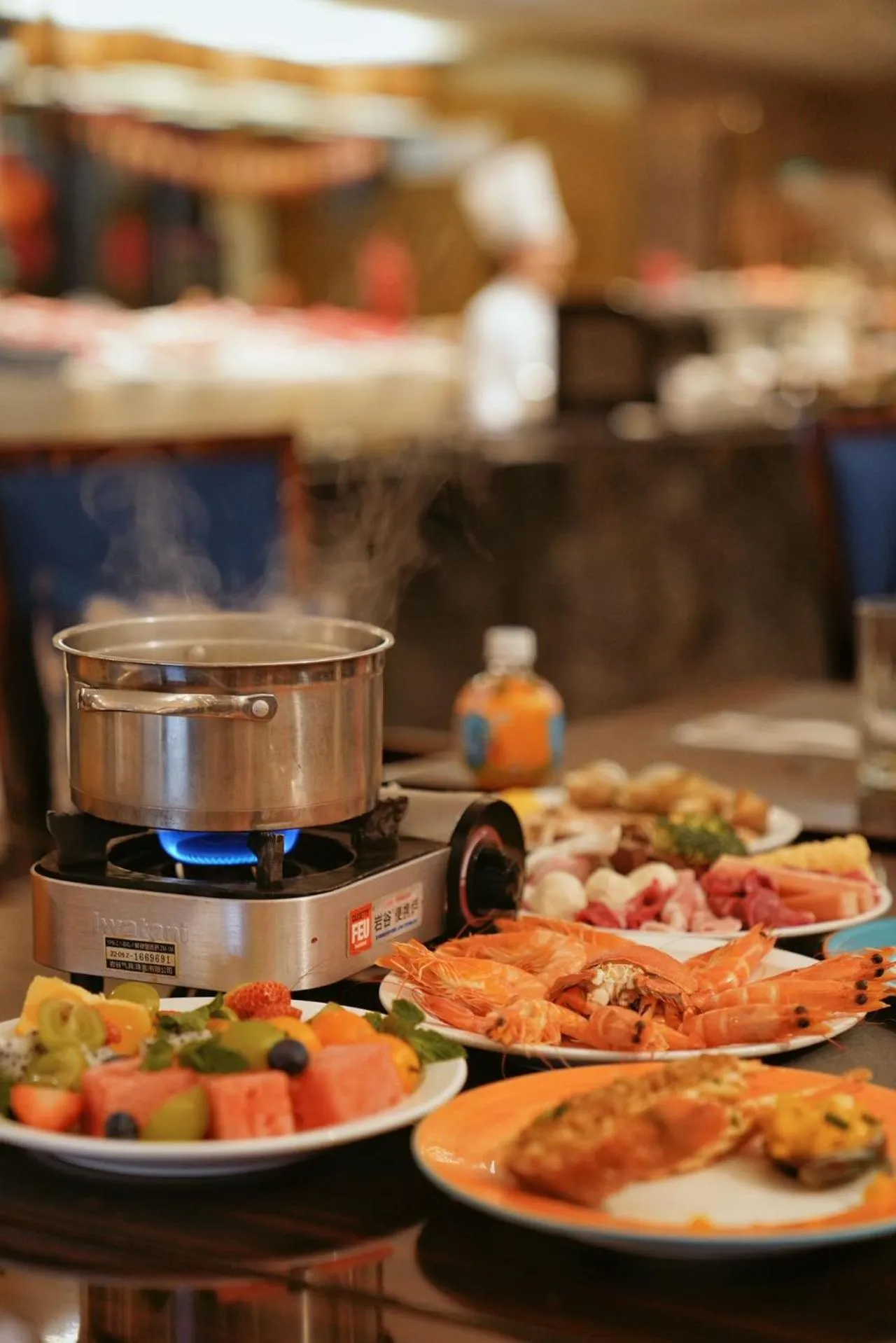 Restaurant/places to eat in Crowne Plaza Shenzhen Longgang City Centre by IHG