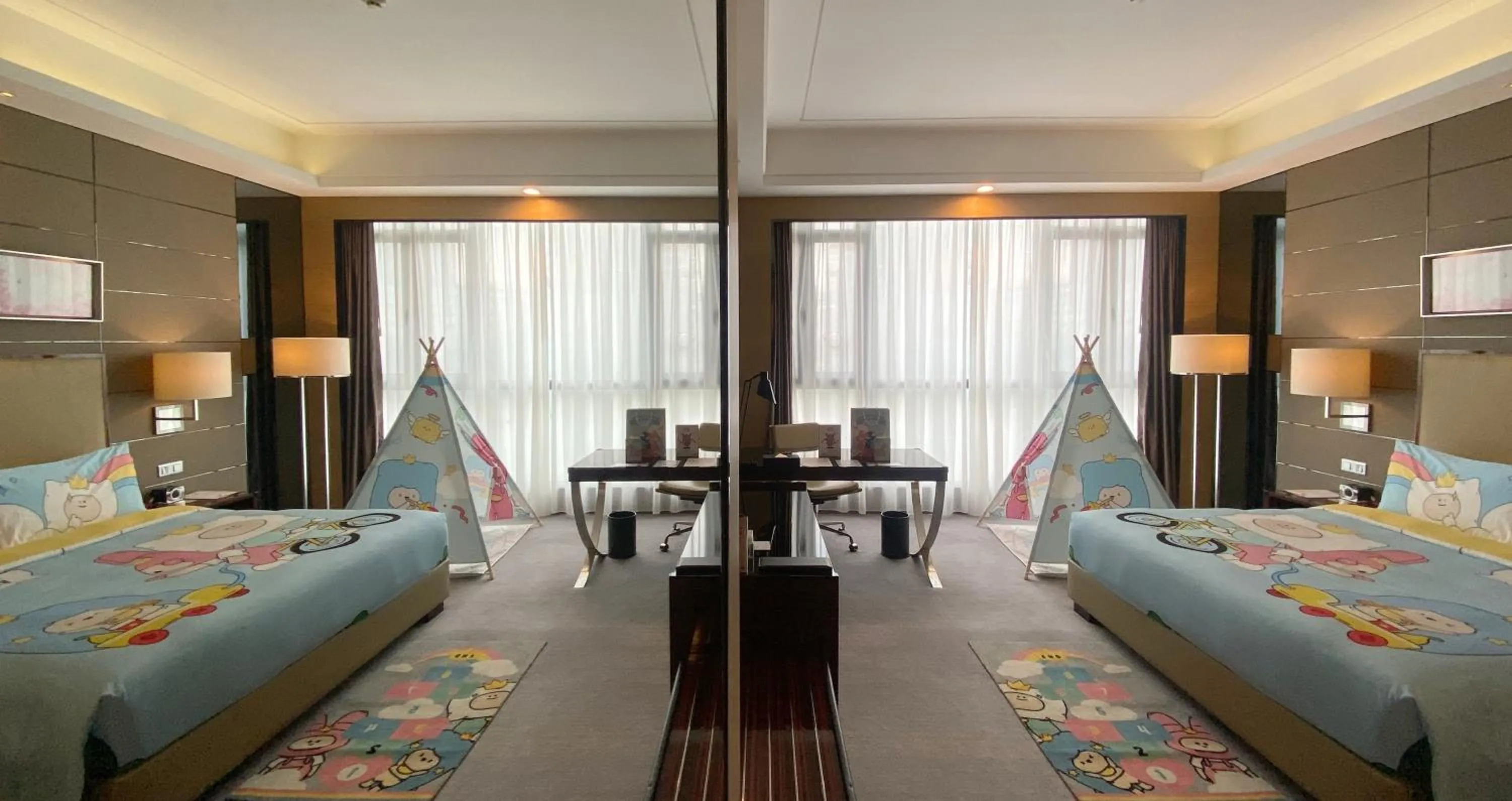 Bed in Crowne Plaza Shenzhen Longgang City Centre by IHG