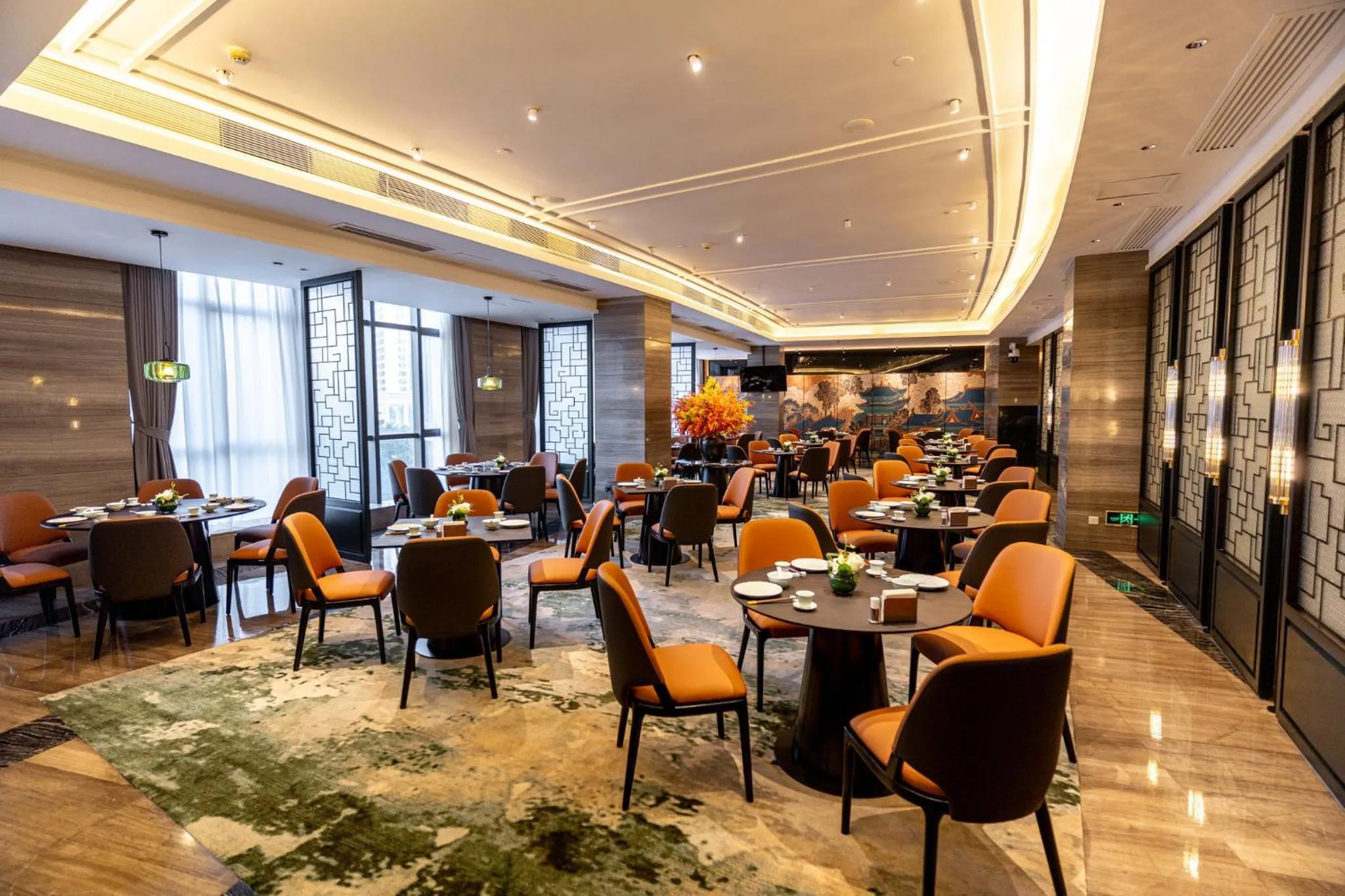 Restaurant/places to eat in Crowne Plaza Shenzhen Longgang City Centre by IHG