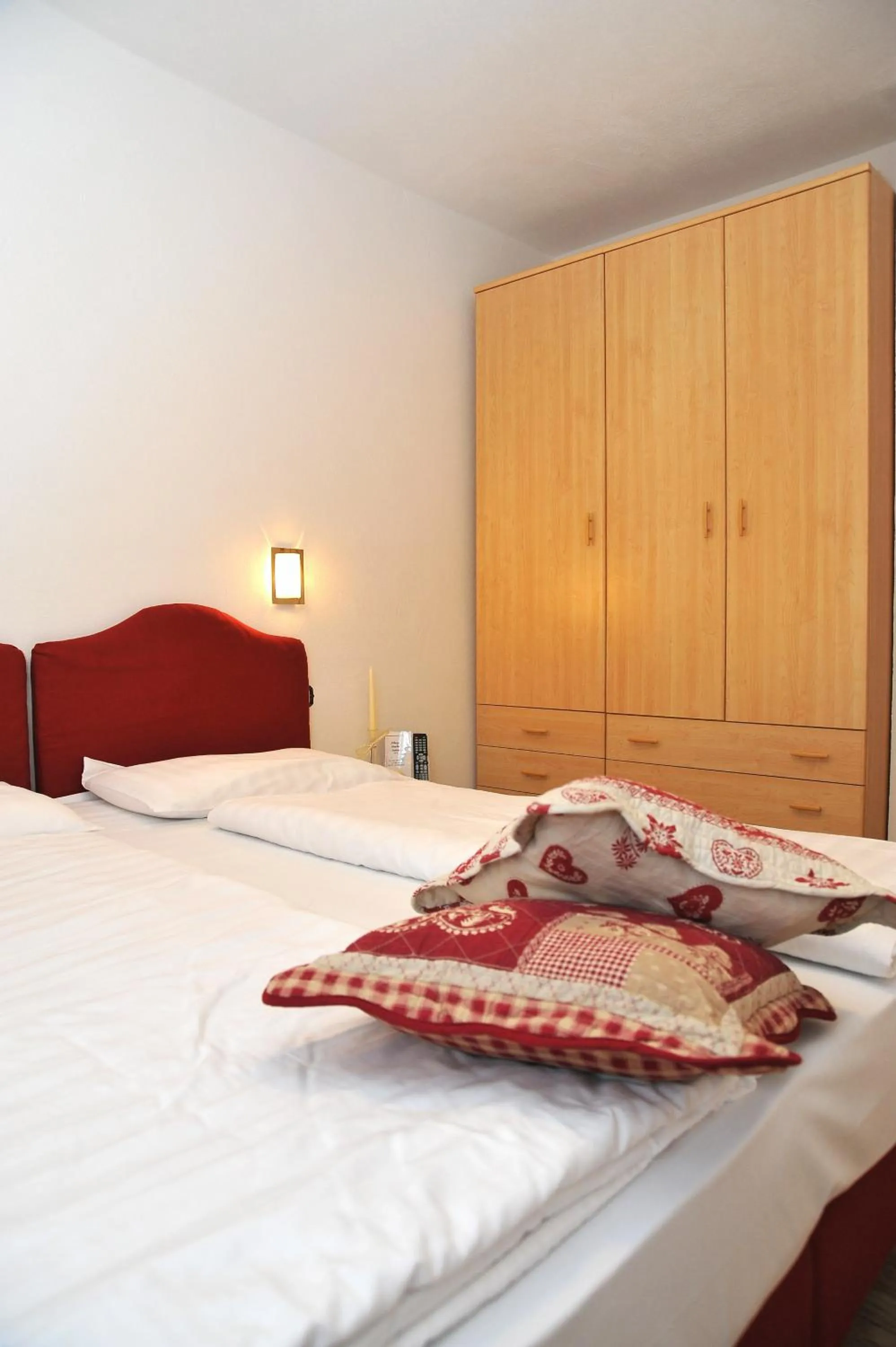 Photo of the whole room, Bed in Albergo Stelvio