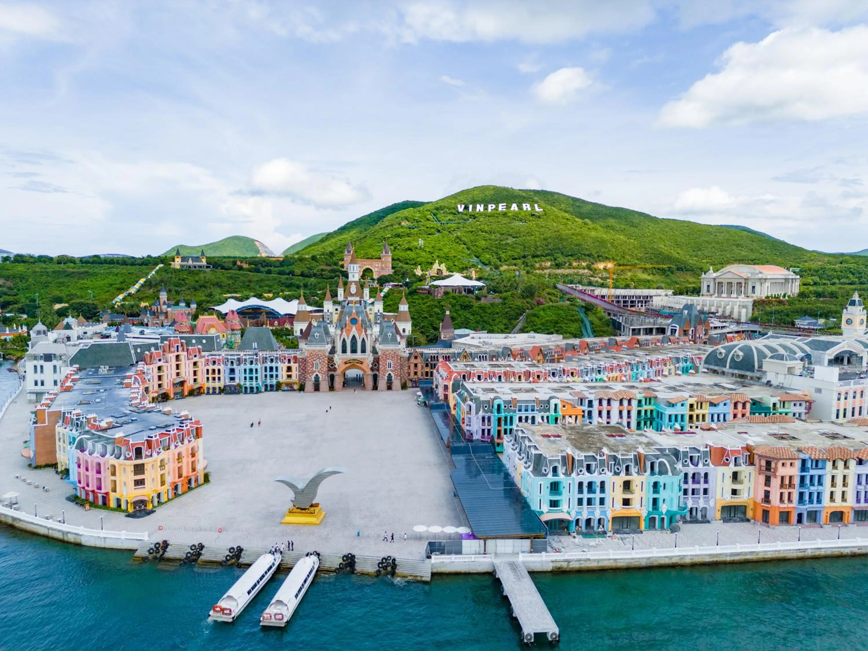 Entertainment in Vinpearl Luxury Nha Trang