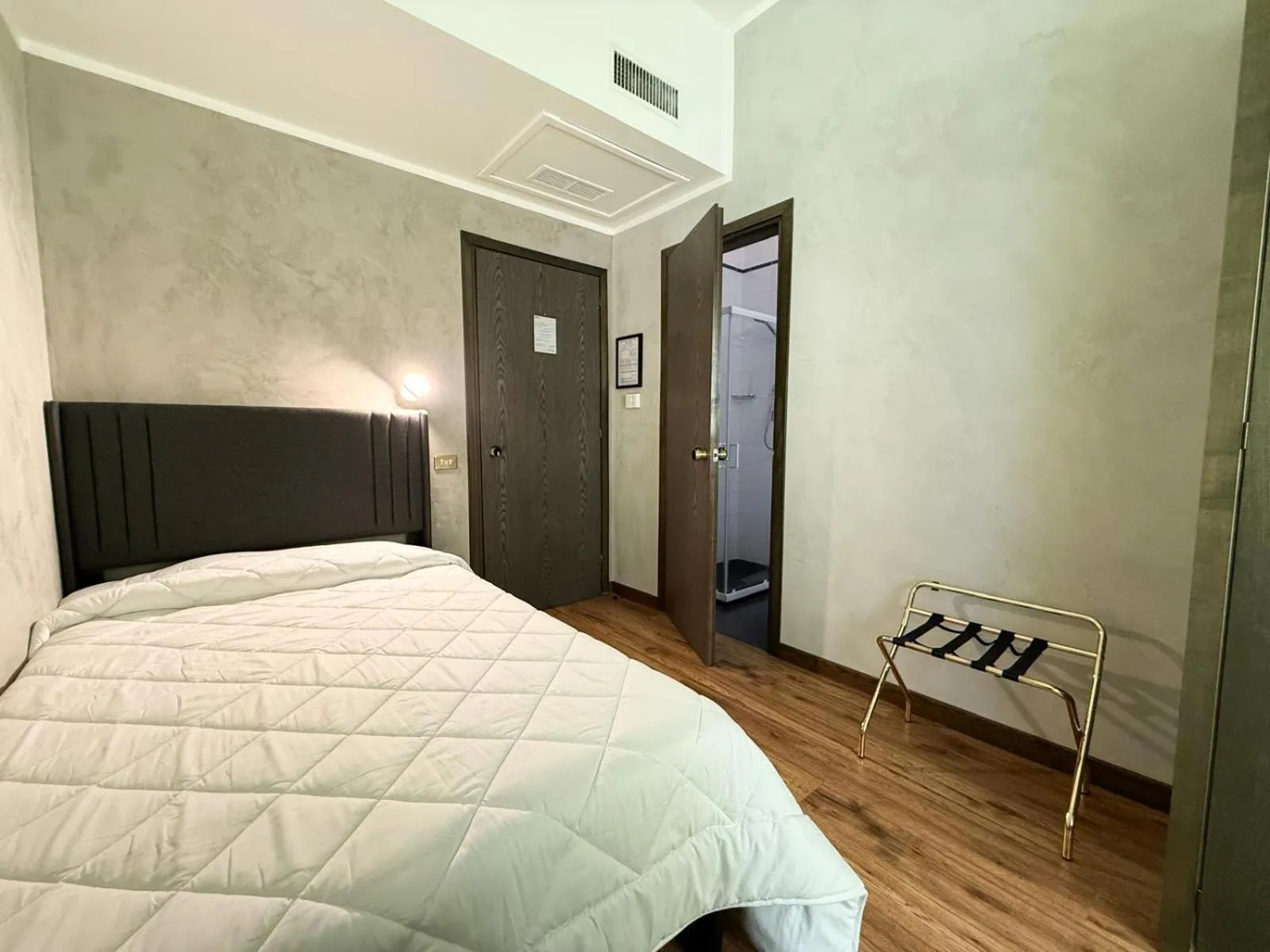 Bed in Astor Hotel Vintage