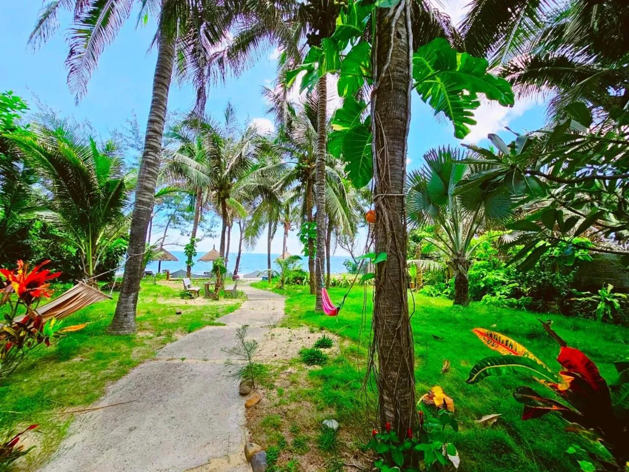 Three-Bedroom Villa - Beach Front in Casa Beach Resort