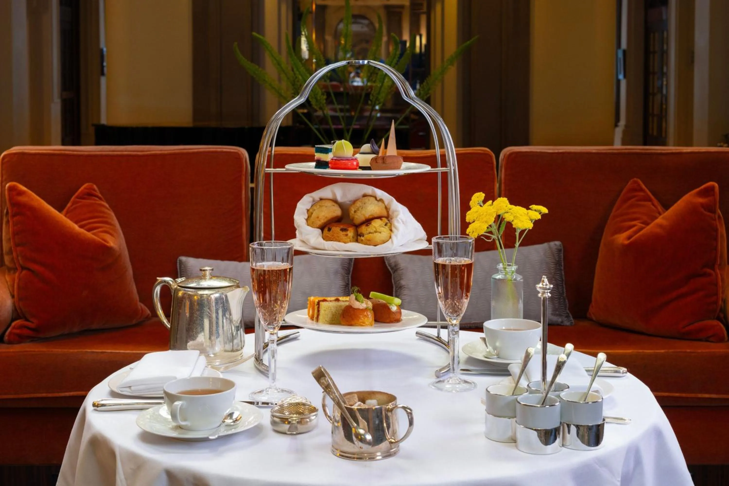 Restaurant/places to eat in Sheraton Grand London Park Lane