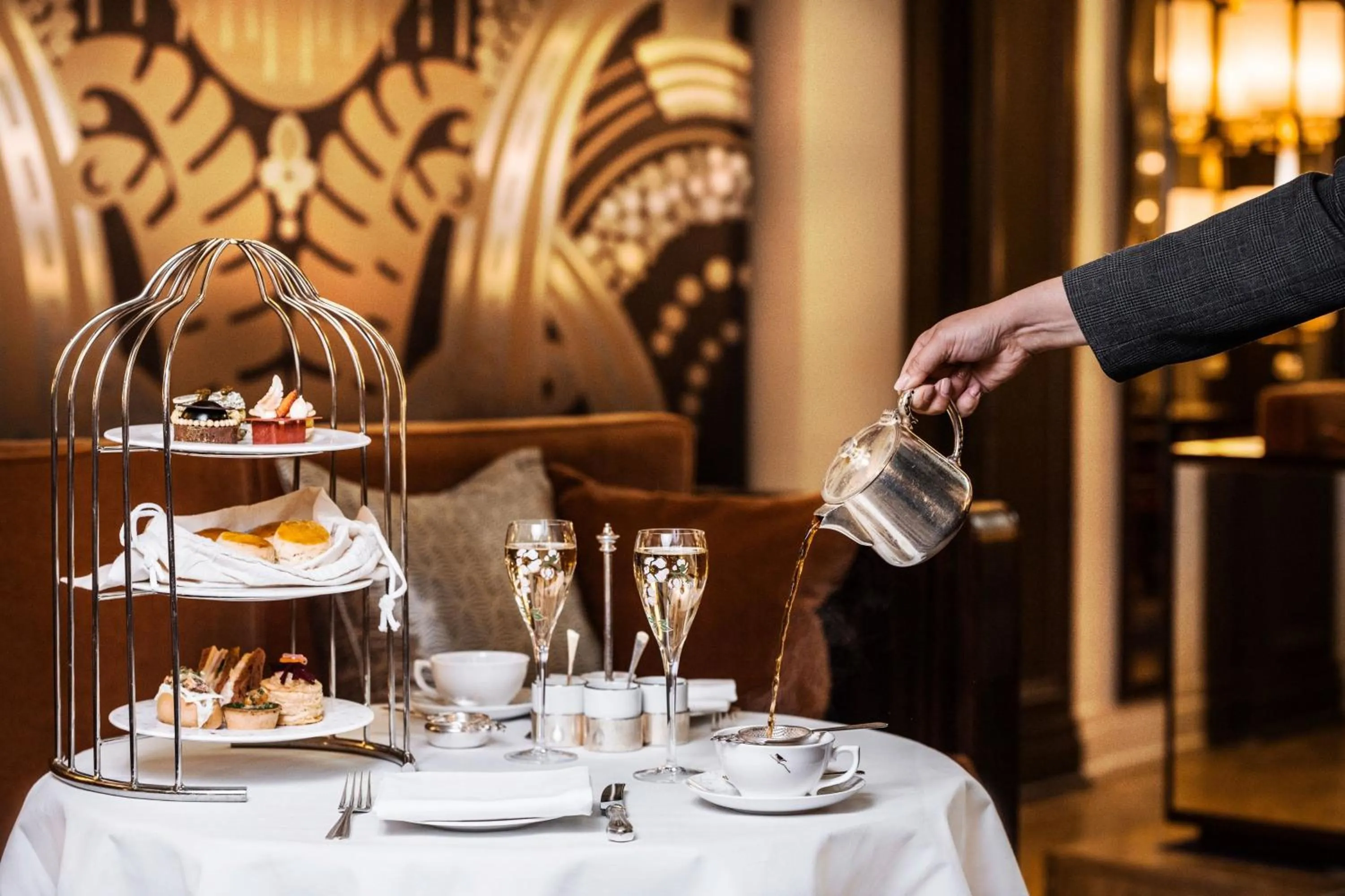 Restaurant/places to eat in Sheraton Grand London Park Lane