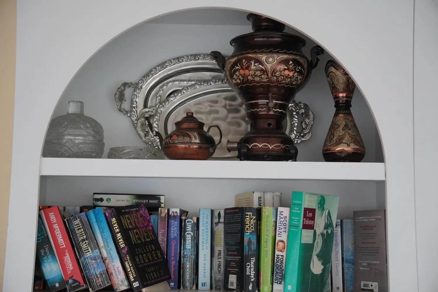 Library in Taner Otel