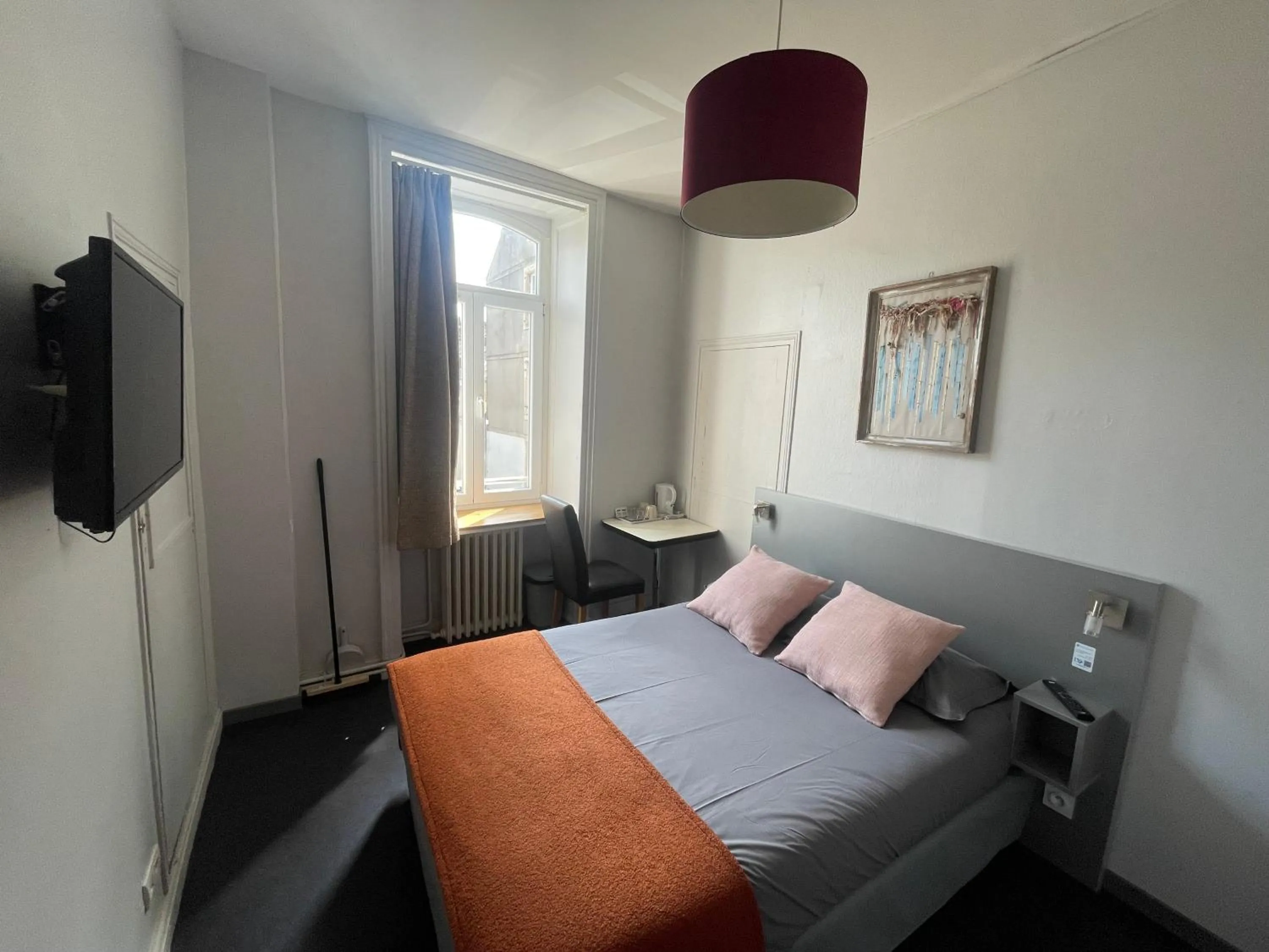 Bed in Smartappart Cherbourg (la rose des vents)