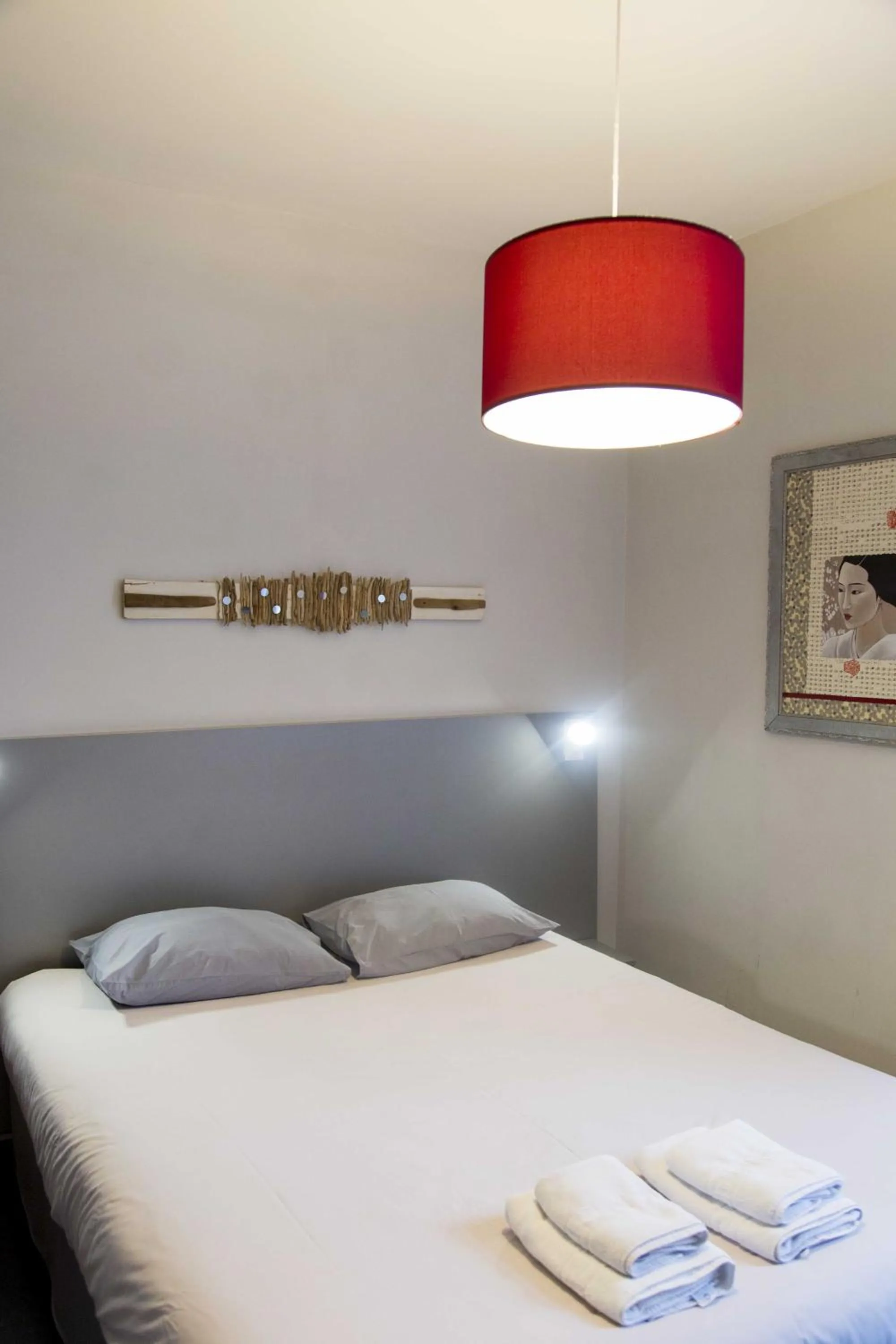 Bed in Smartappart Cherbourg (la rose des vents)