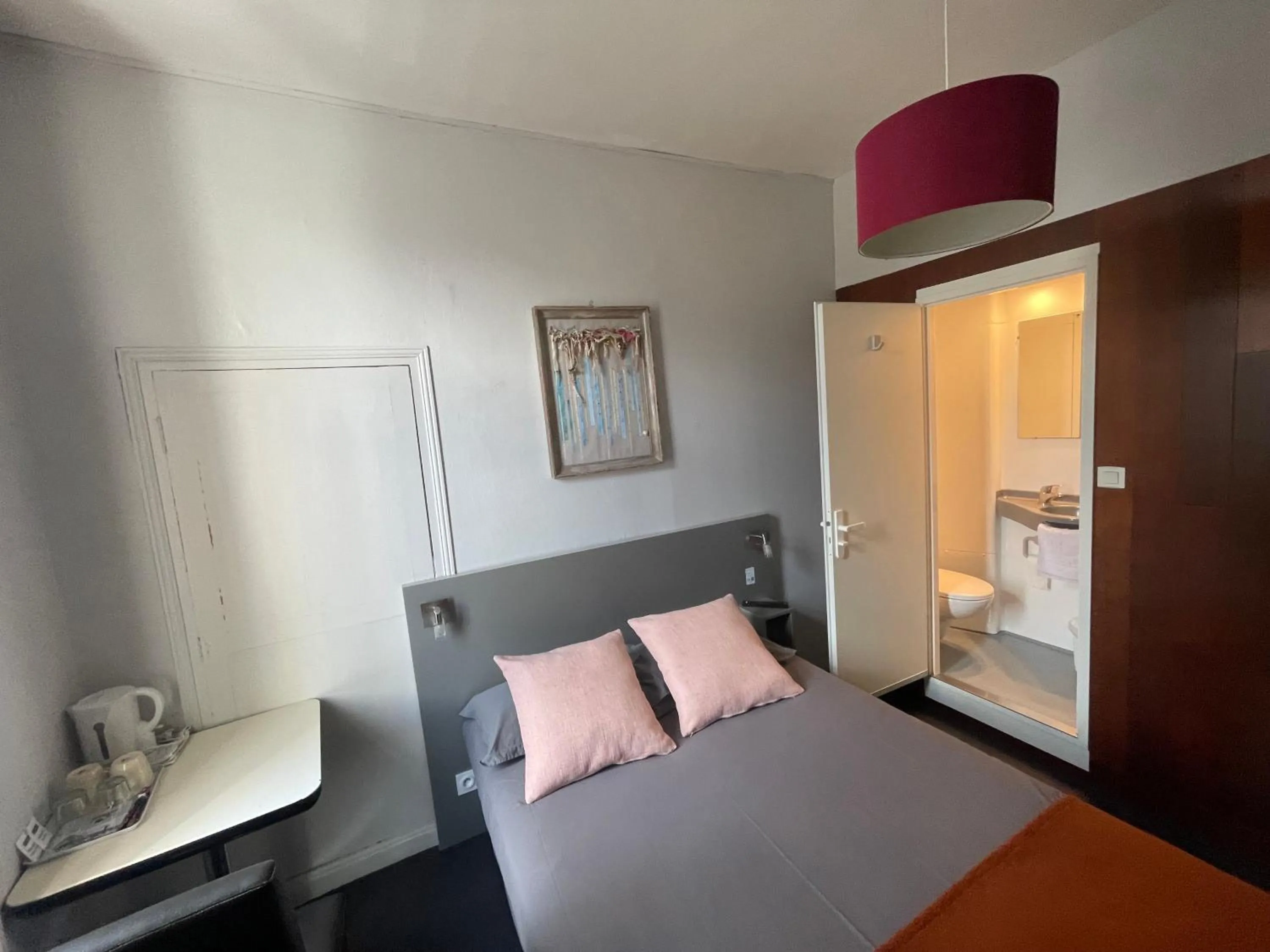 Bed in Smartappart Cherbourg (la rose des vents)