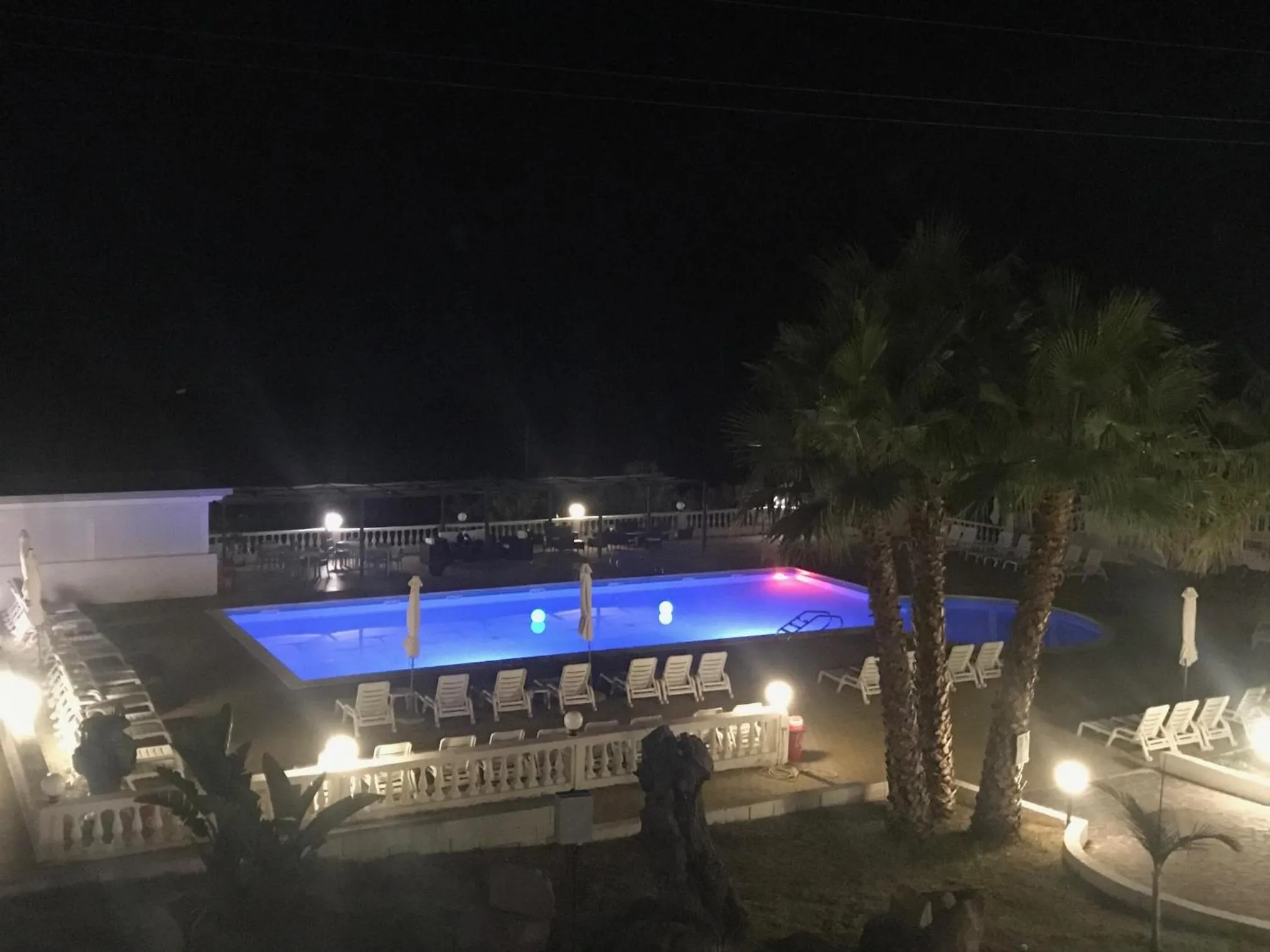 Swimming pool in Hotel Diamond Residence