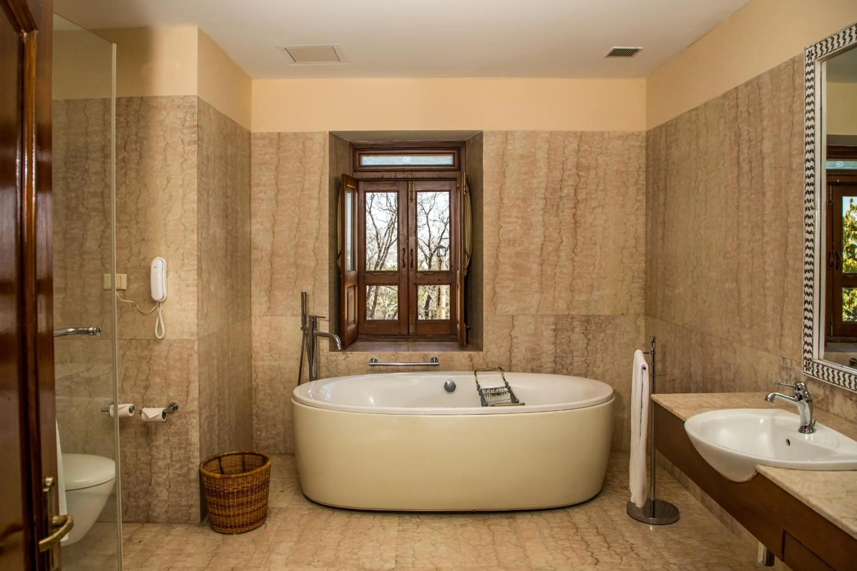 Toilet in The Lalit Laxmi Vilas Palace