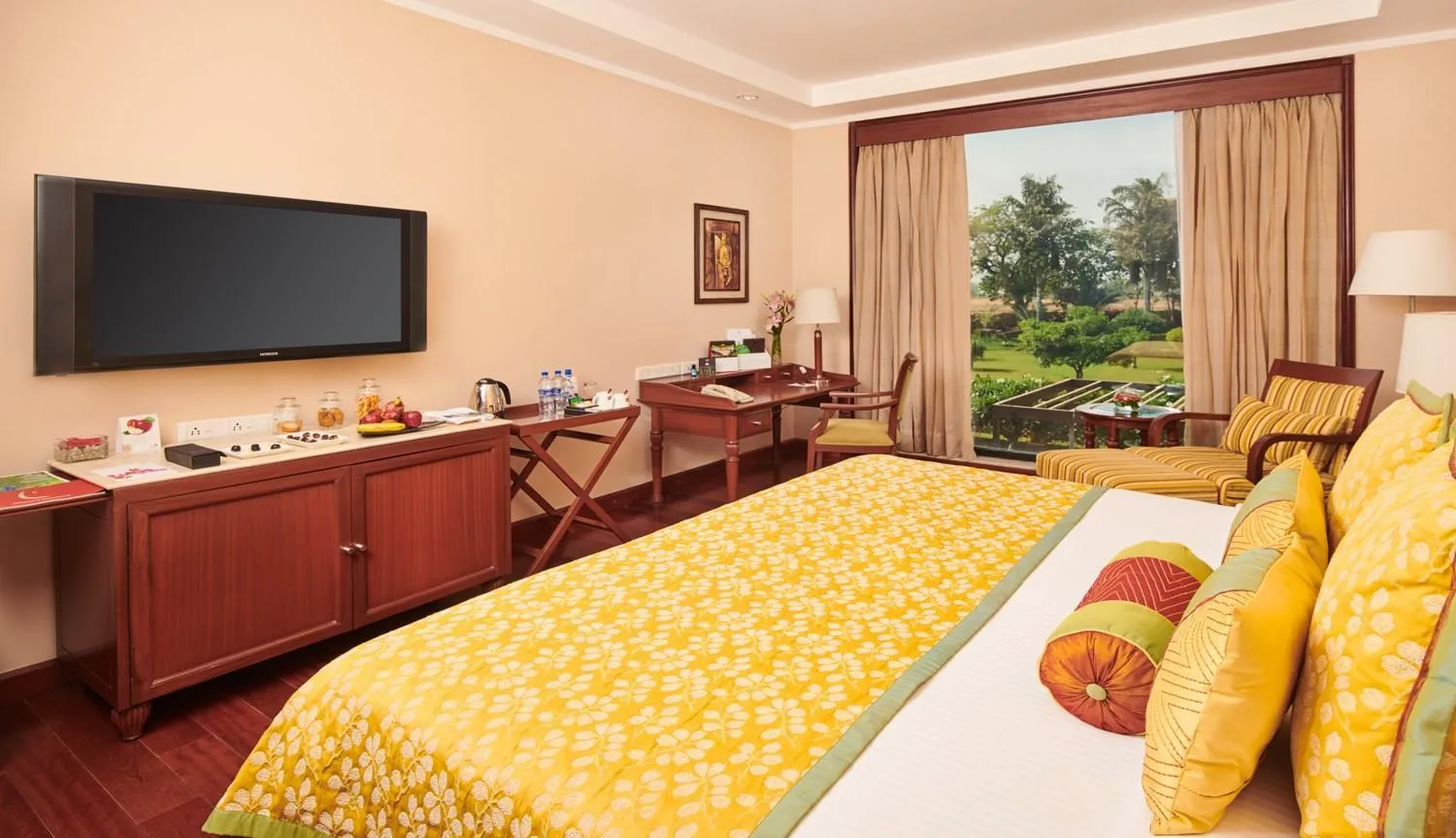 Bed in The Lalit Temple View