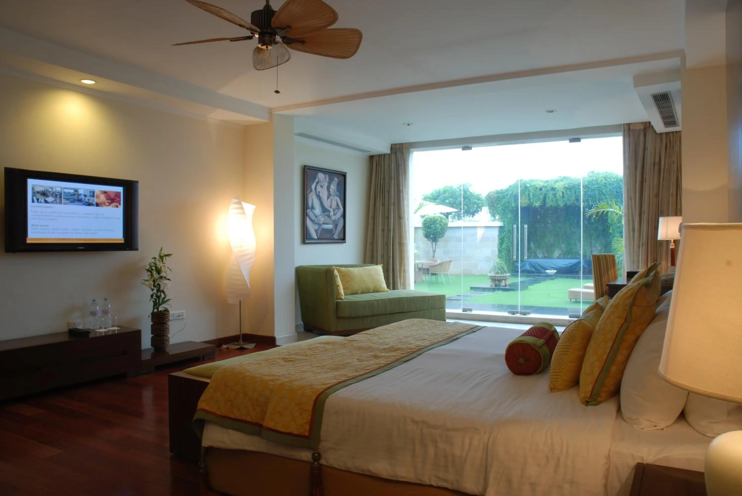 Bed in The Lalit Temple View