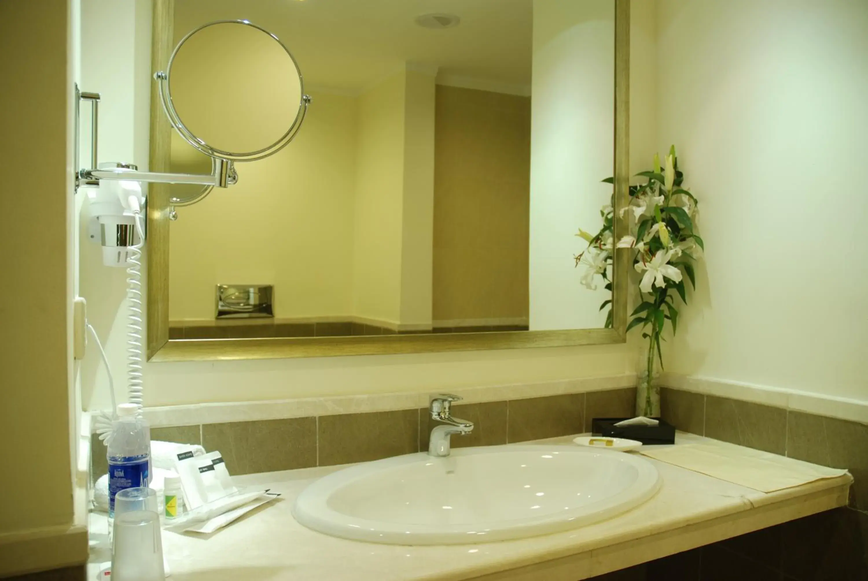 Bathroom in The Lalit Temple View Bathroom in The Lalit Temple View