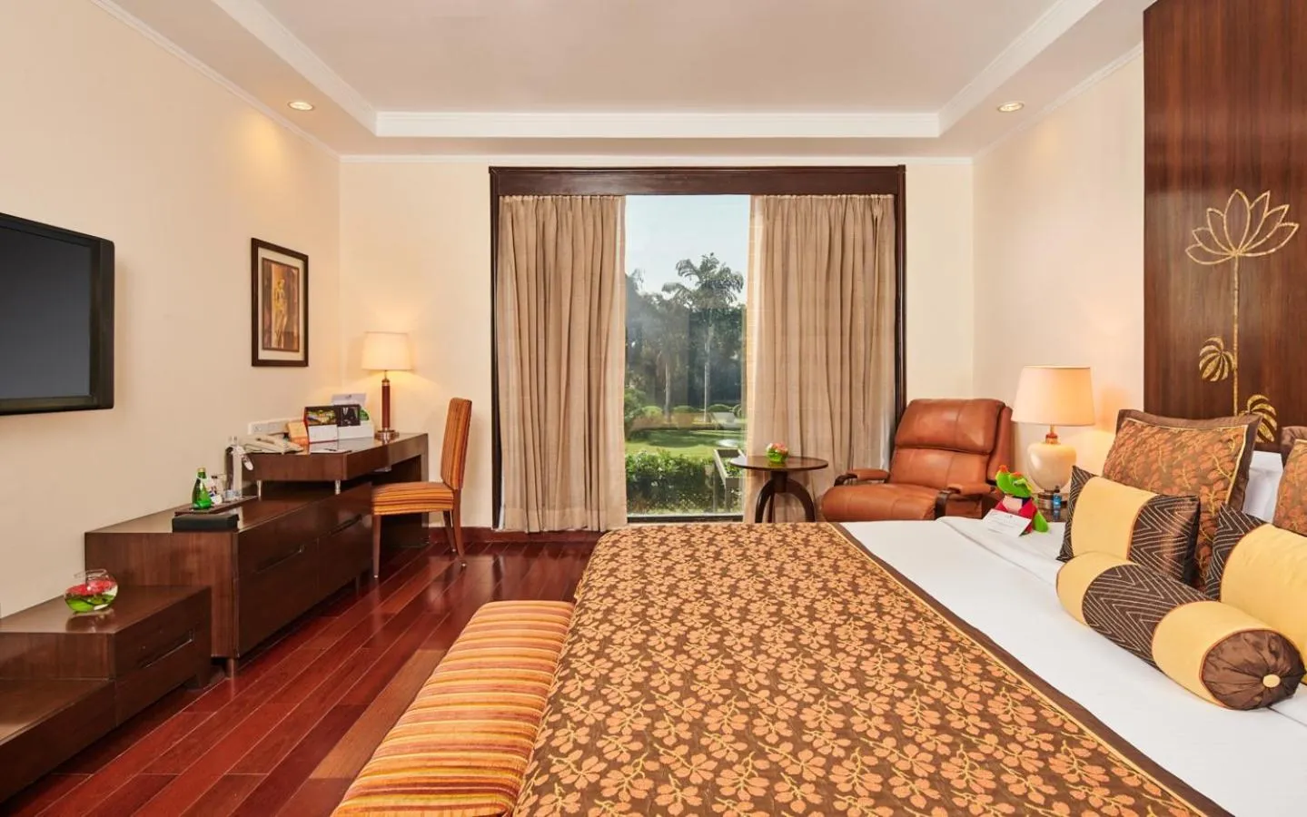 Bed in The Lalit Temple View