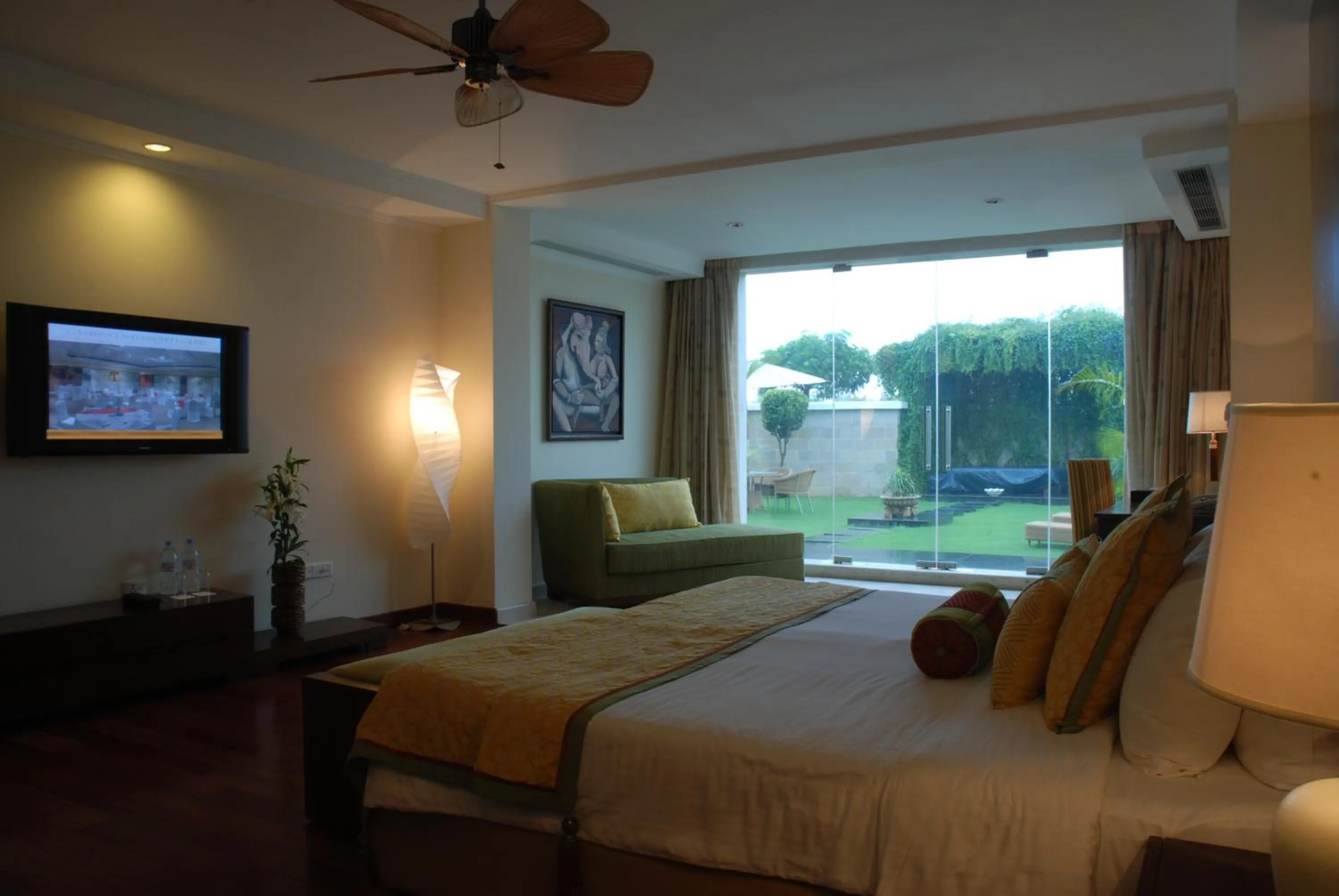 Bed in The Lalit Temple View