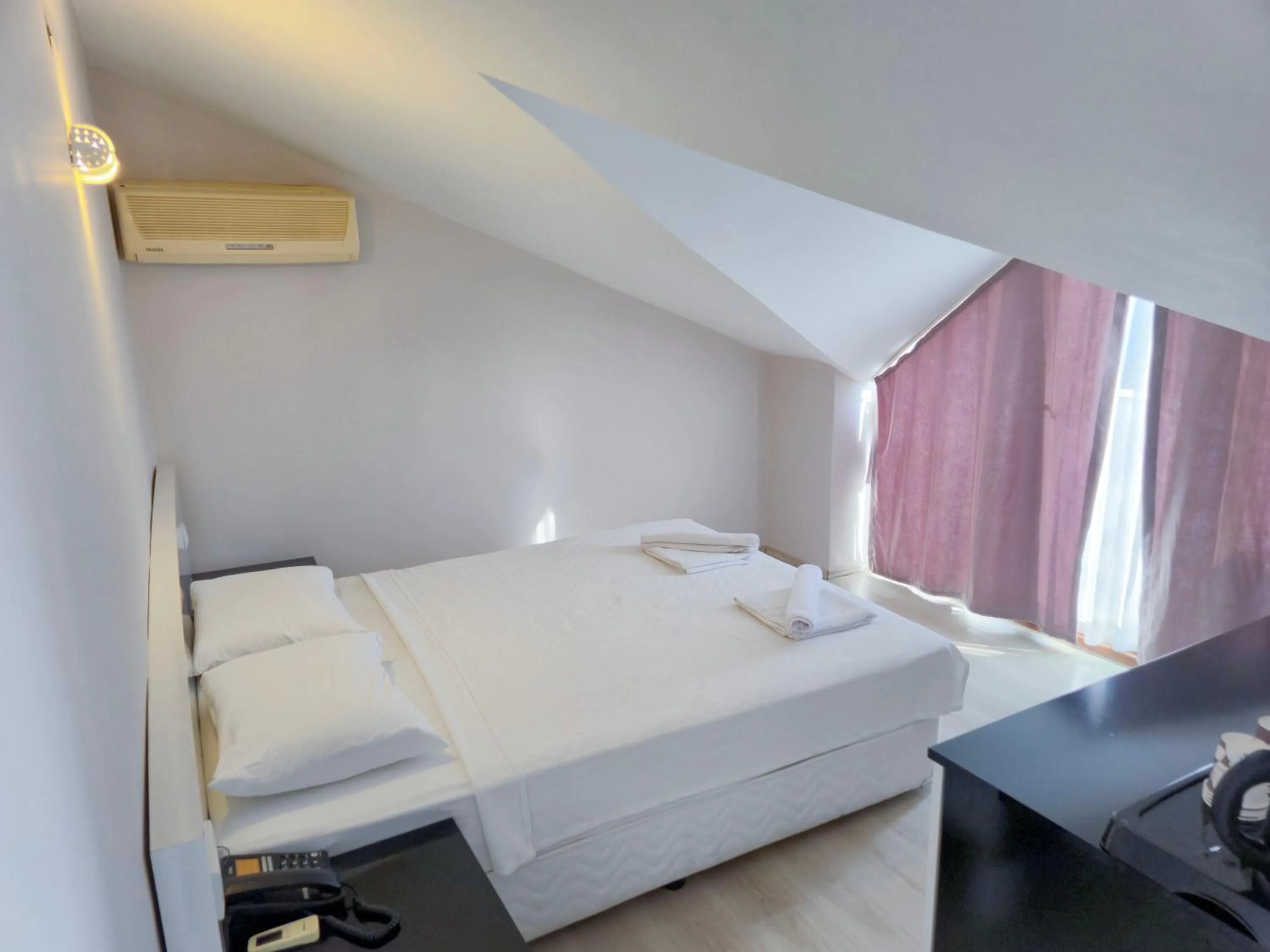 Bed in Habesos Hotel