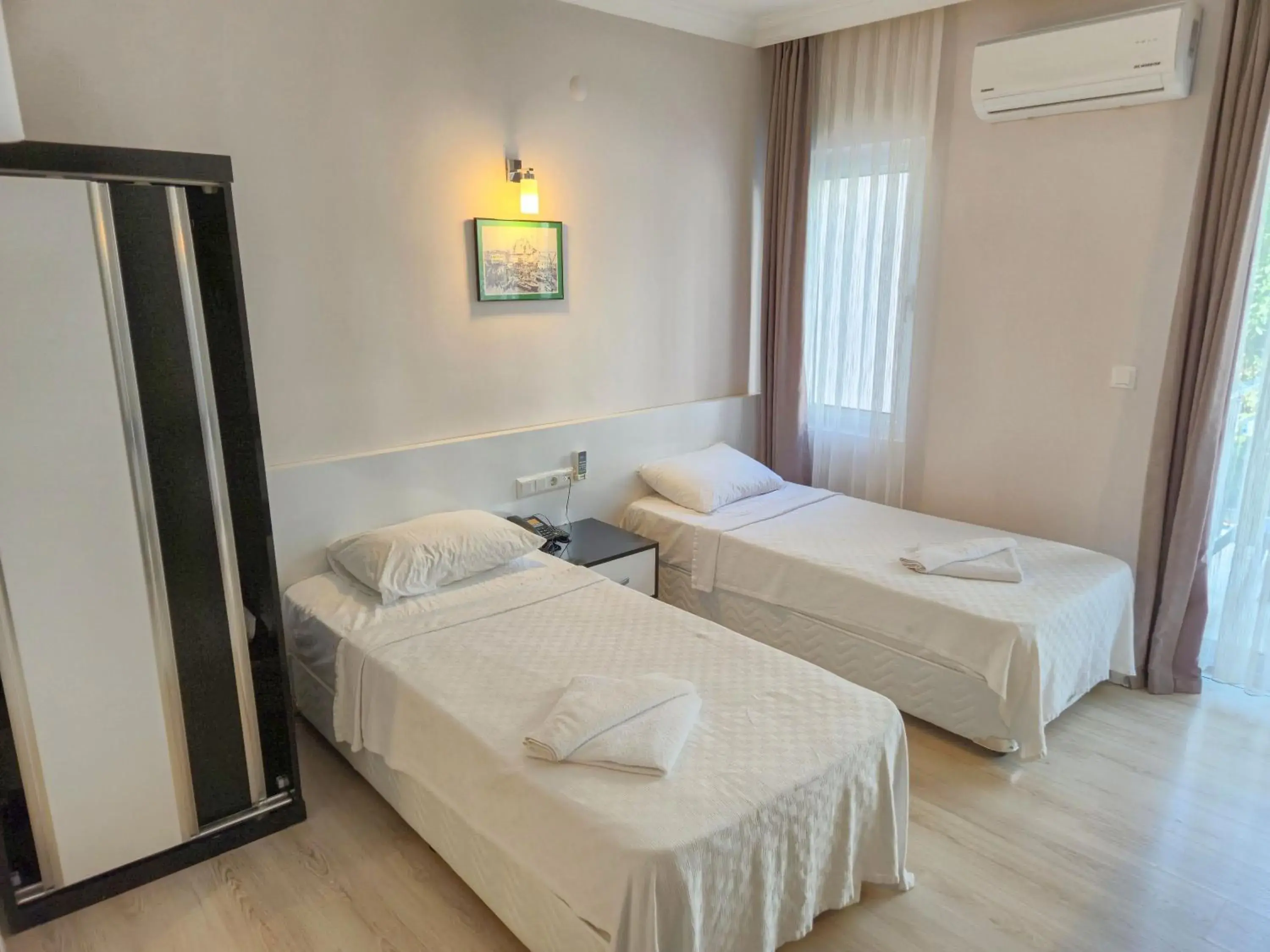 Superior Twin Room in Habesos Hotel Superior Twin Room in Habesos Hotel