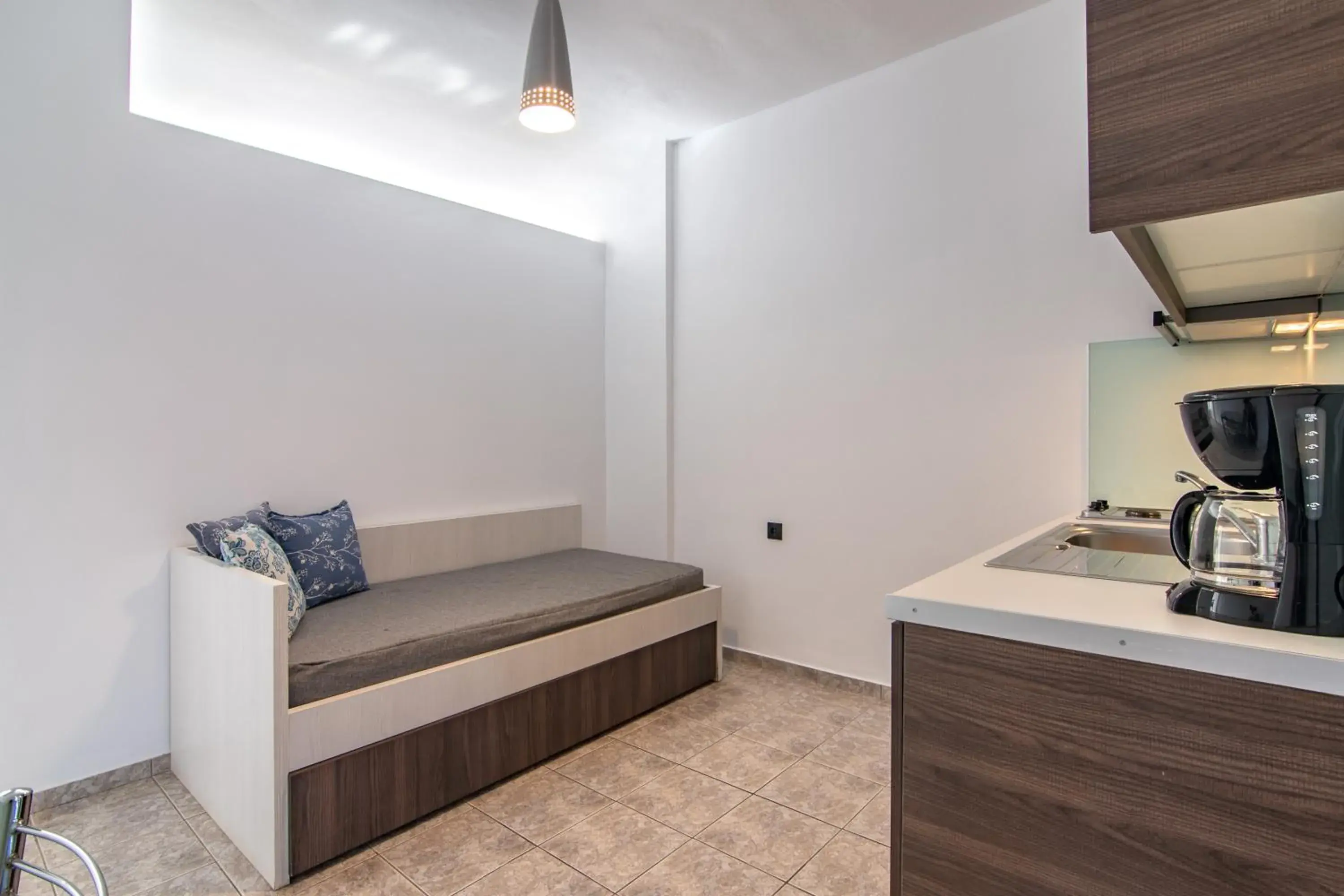 Apartment with Shower in Mythos Apartments Apartment with Shower in Mythos Apartments