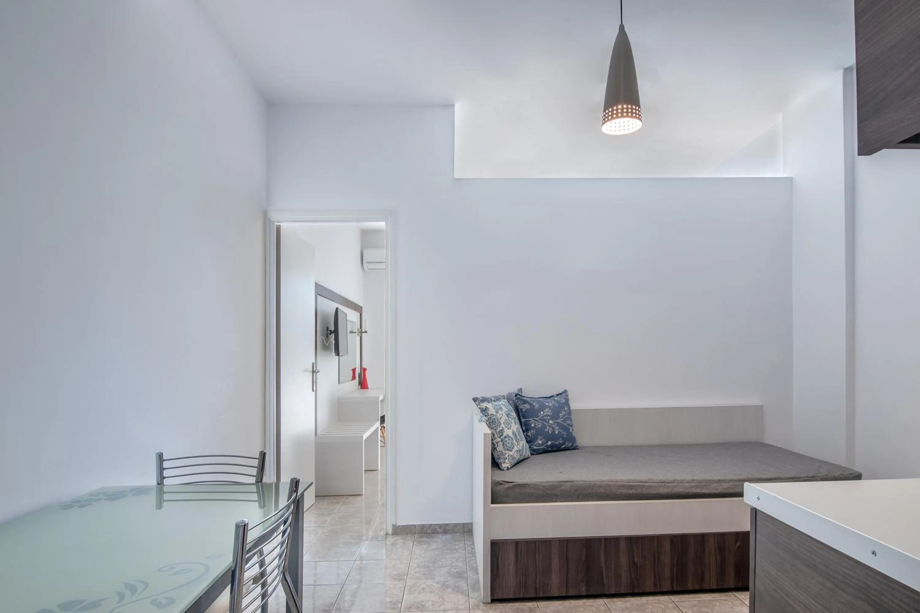 Mythos Apartments