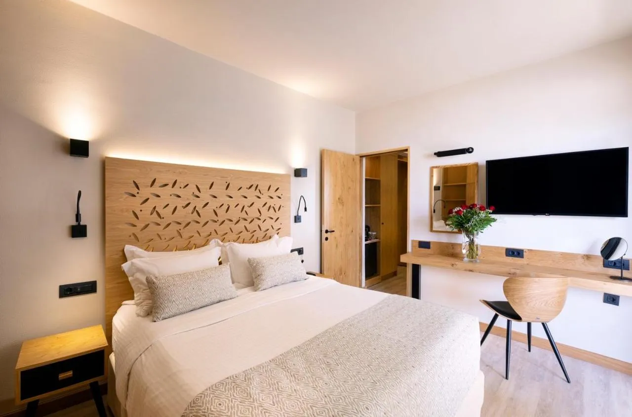 Bed in Atlantis Beach Hotel