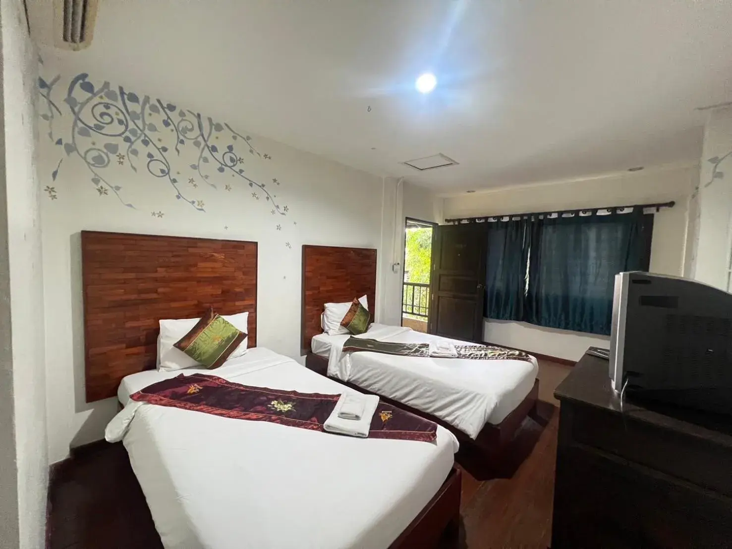 Deluxe Twin Room in Thapae Boutique House Deluxe Twin Room in Thapae Boutique House