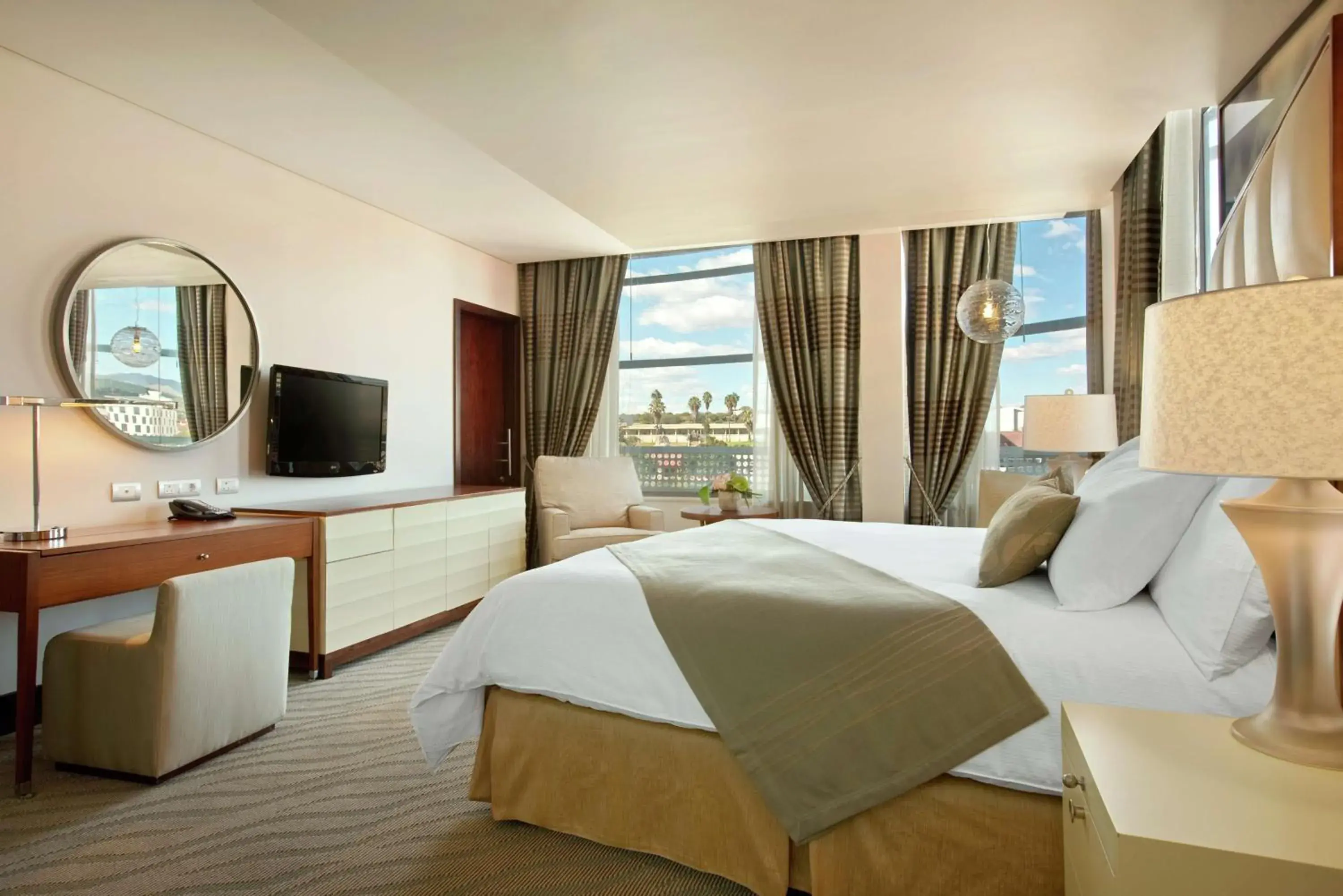 Bedroom, Bed in Hilton Windhoek Bedroom, Bed in Hilton Windhoek