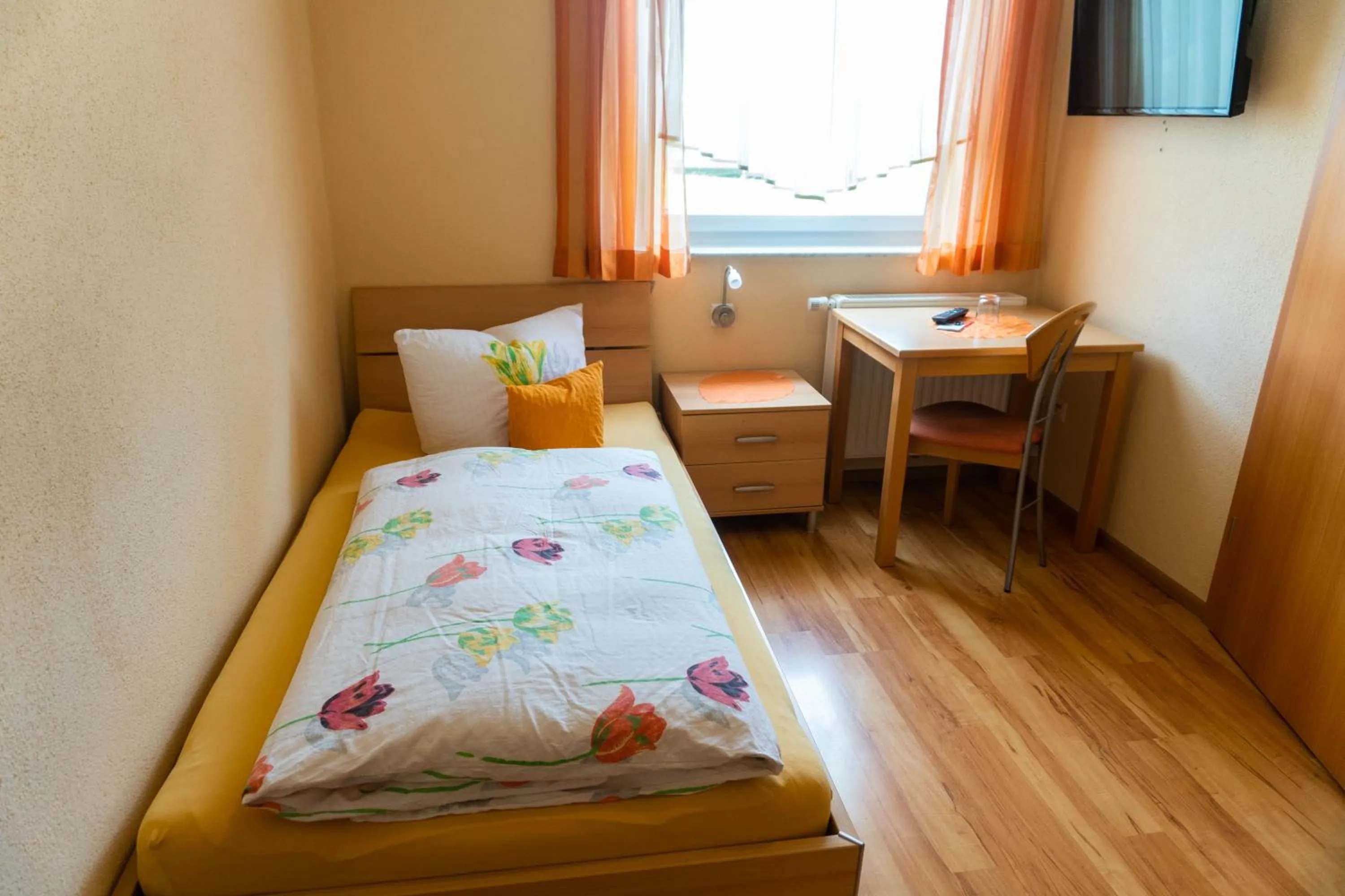 Bed in Pension Haas-Hotel am Turm