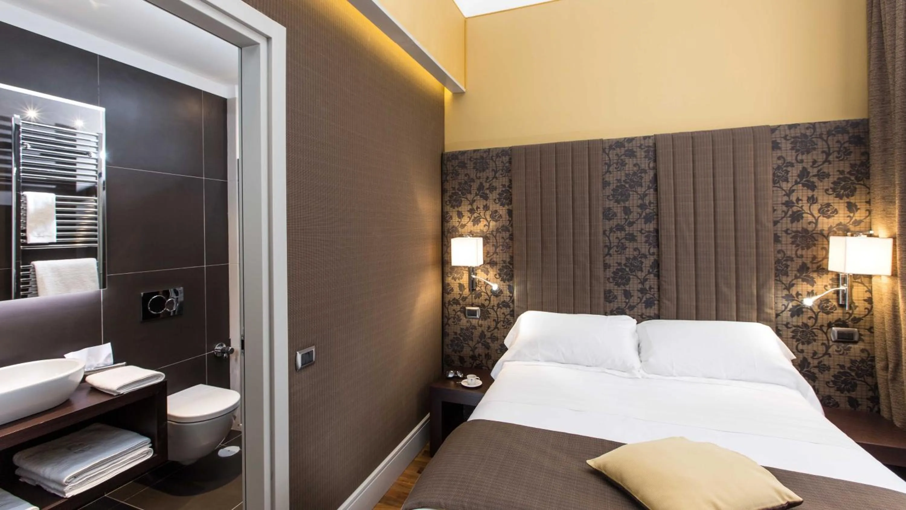 Bed in Monti Palace Hotel