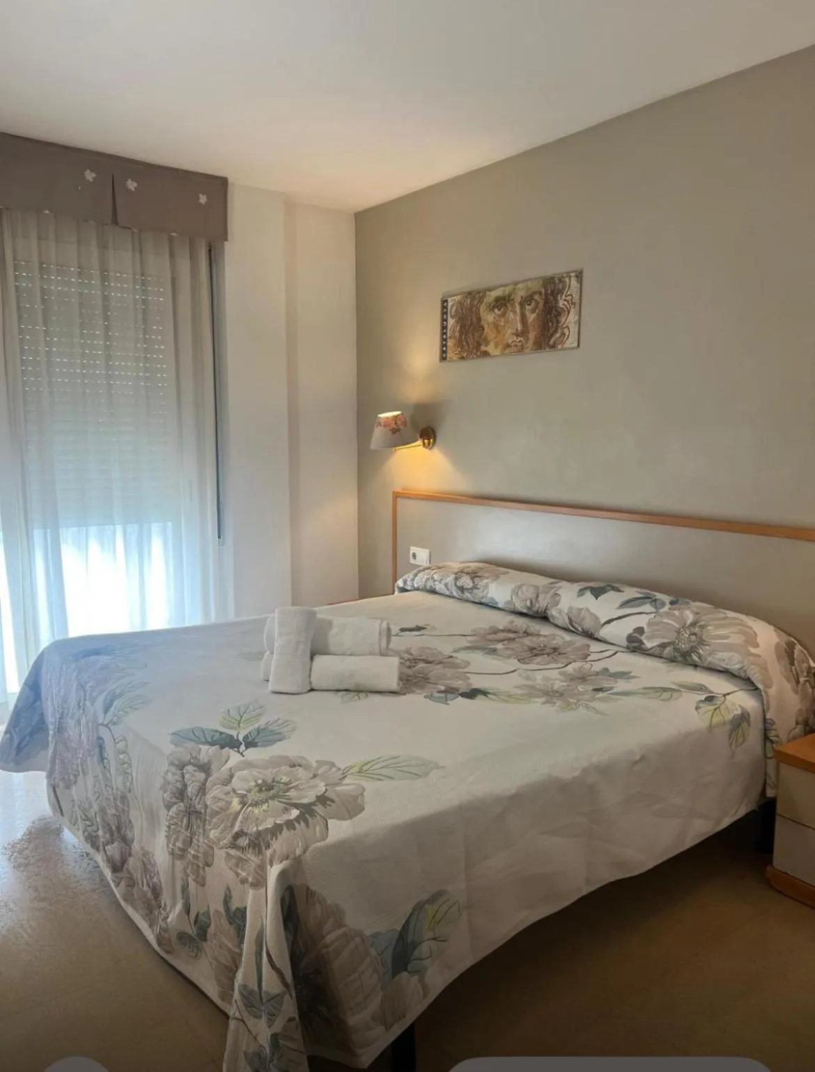 Photo of the whole room, Bed in Hotel Cosmos Tarragona