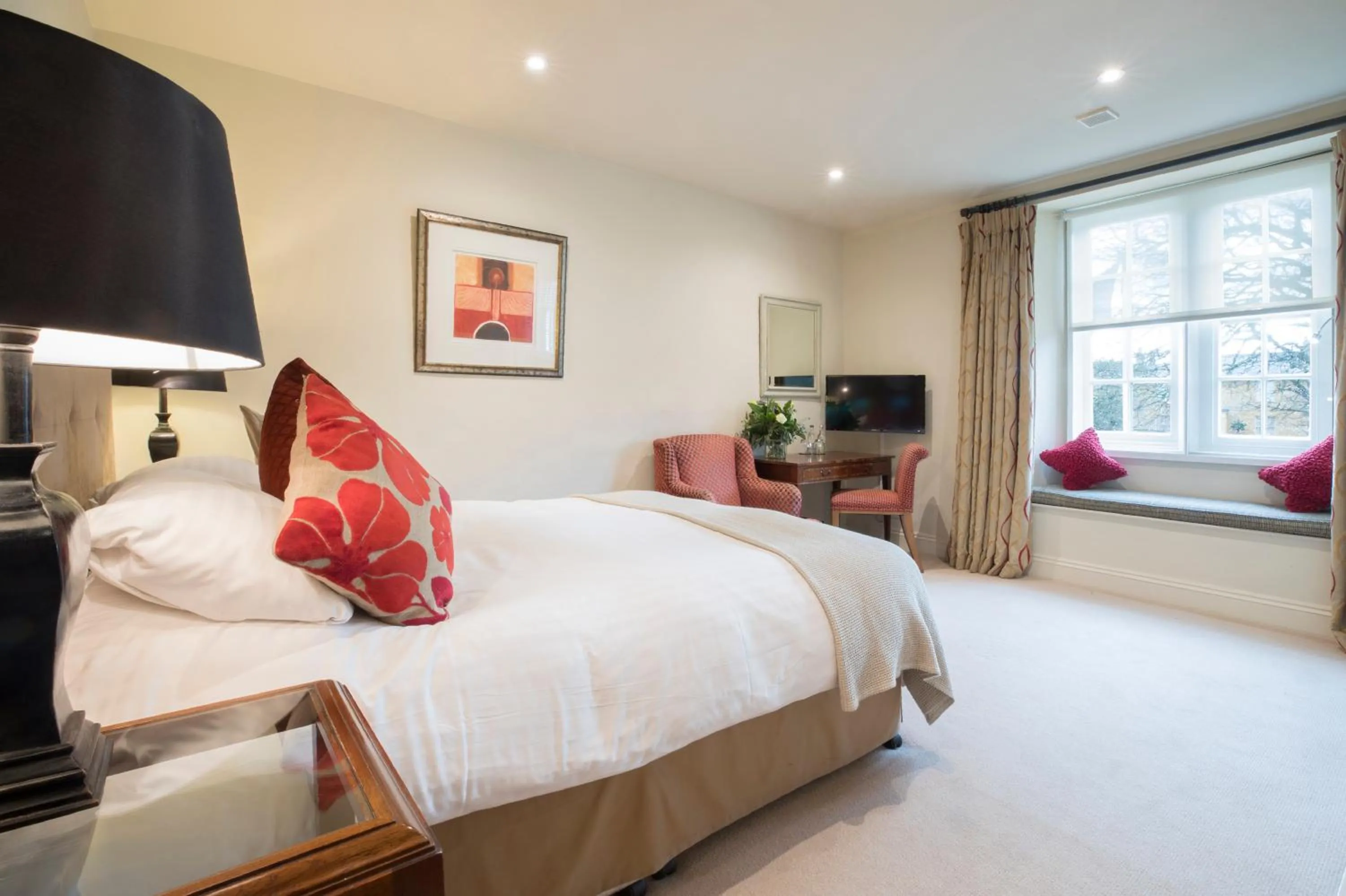 Standard King Room in Russell's
