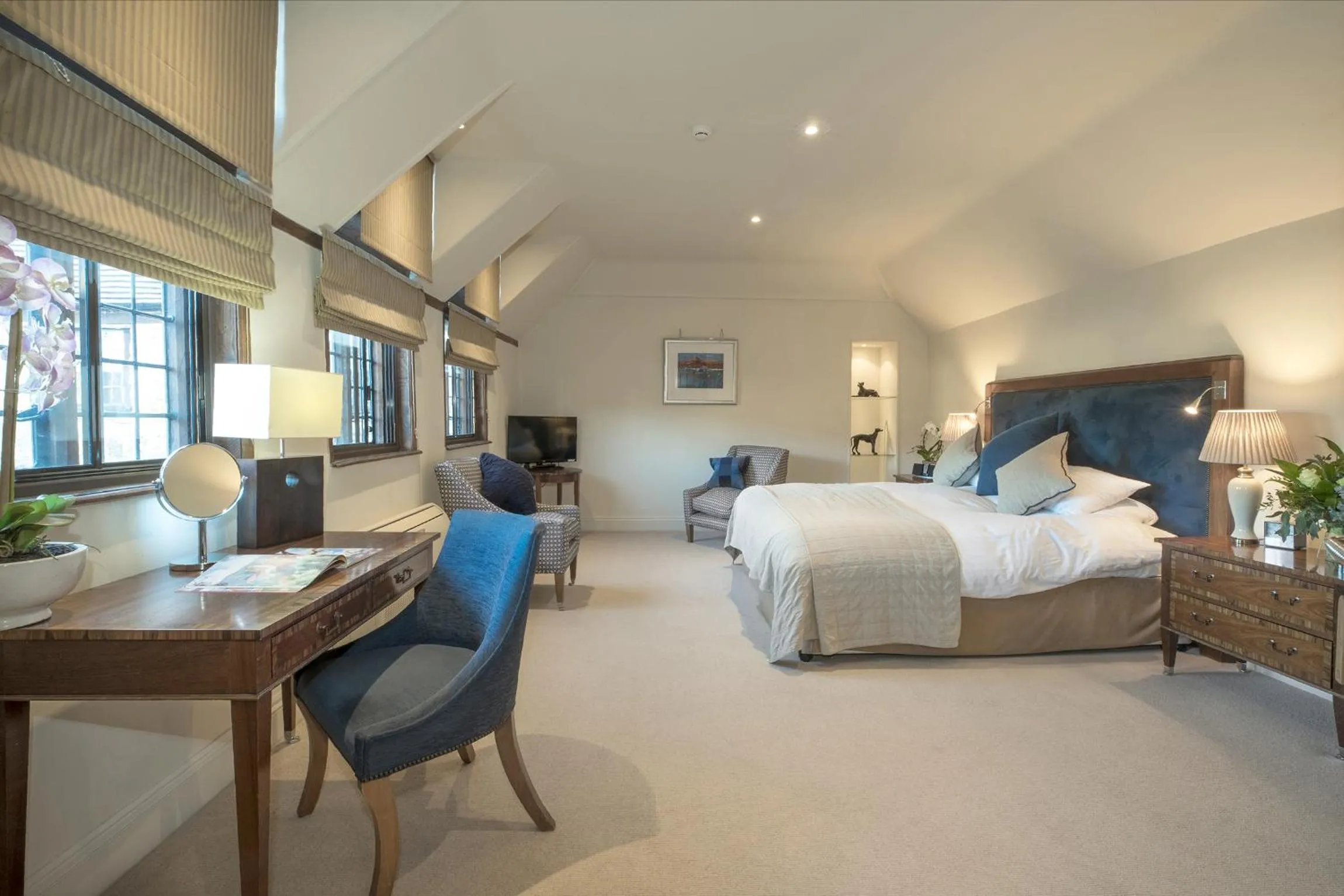 Luxury King or Twin room in Russell's