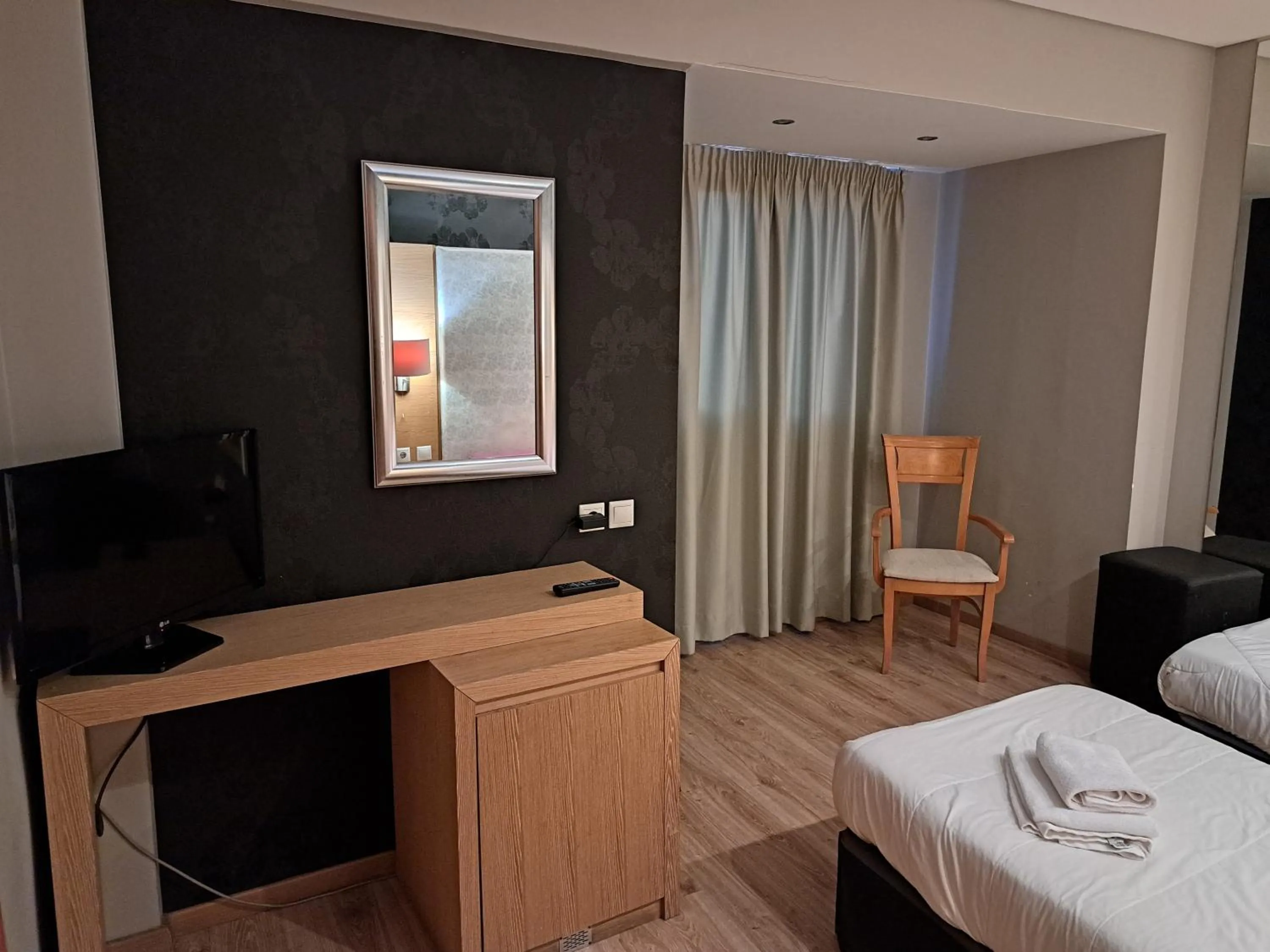 TV and multimedia in Nefeli Hotel Alimos