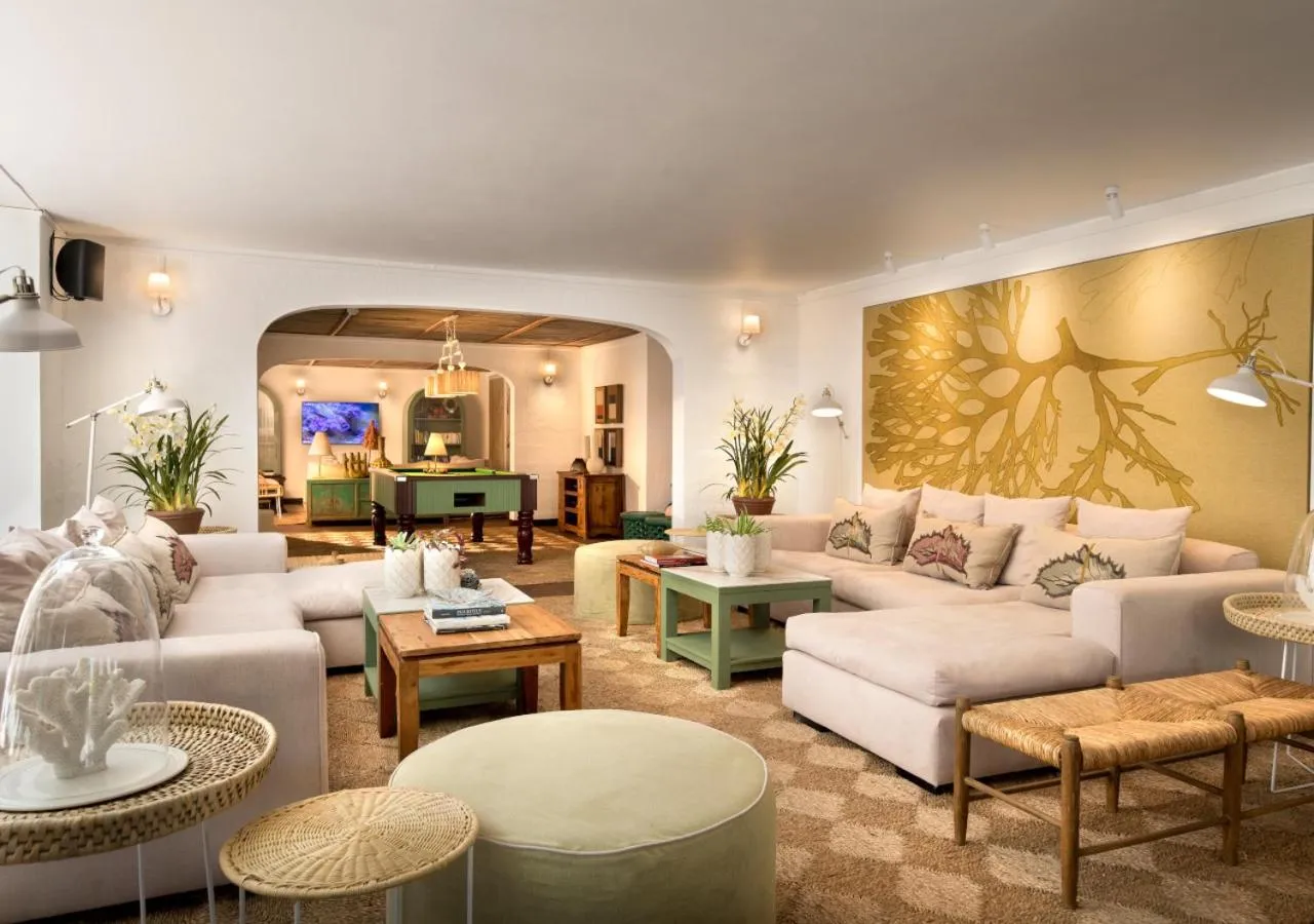 Entertainment in La Maison d'Eté Hotel by NEWMARK