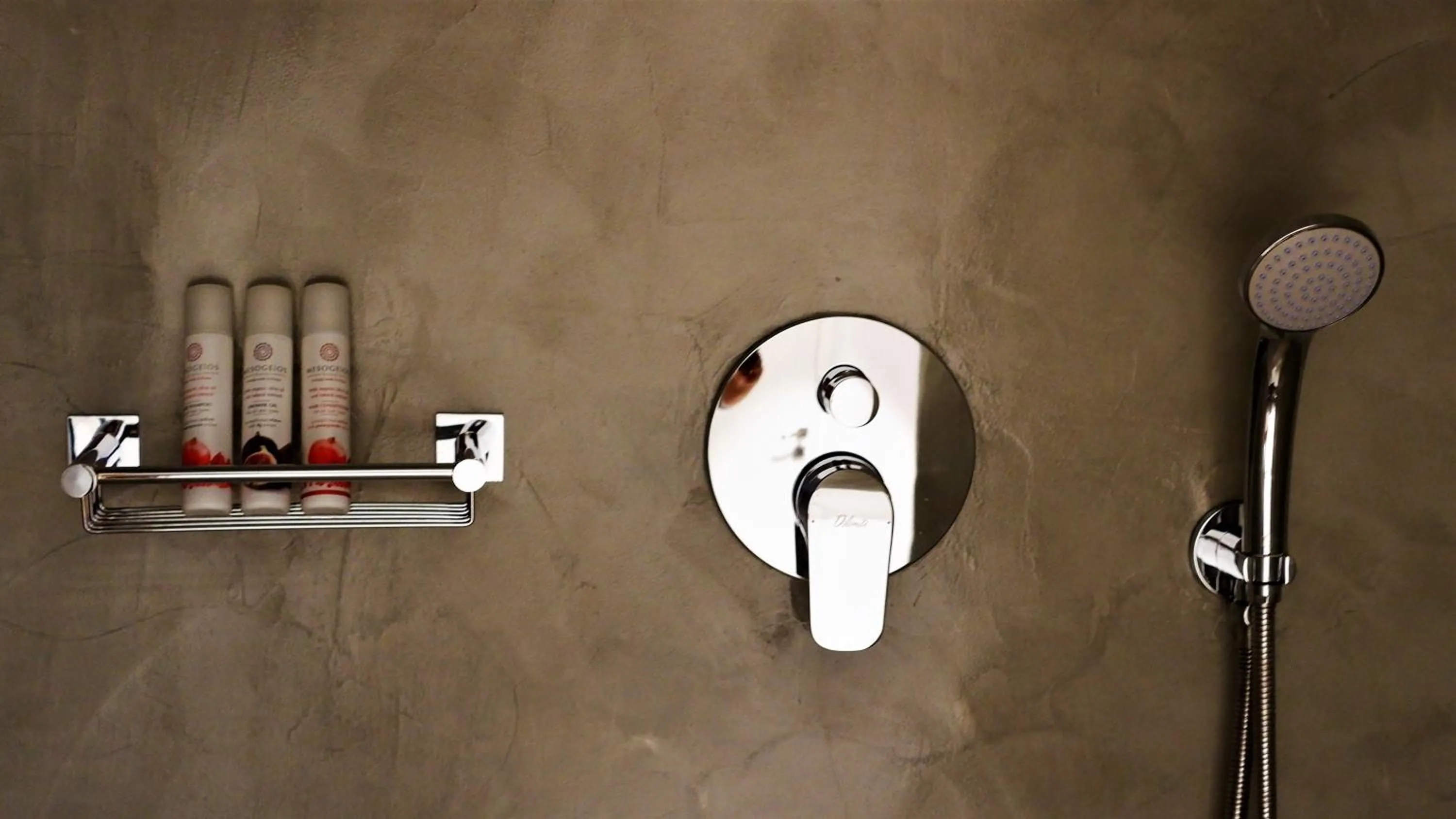 Bathroom in Iriana Suites