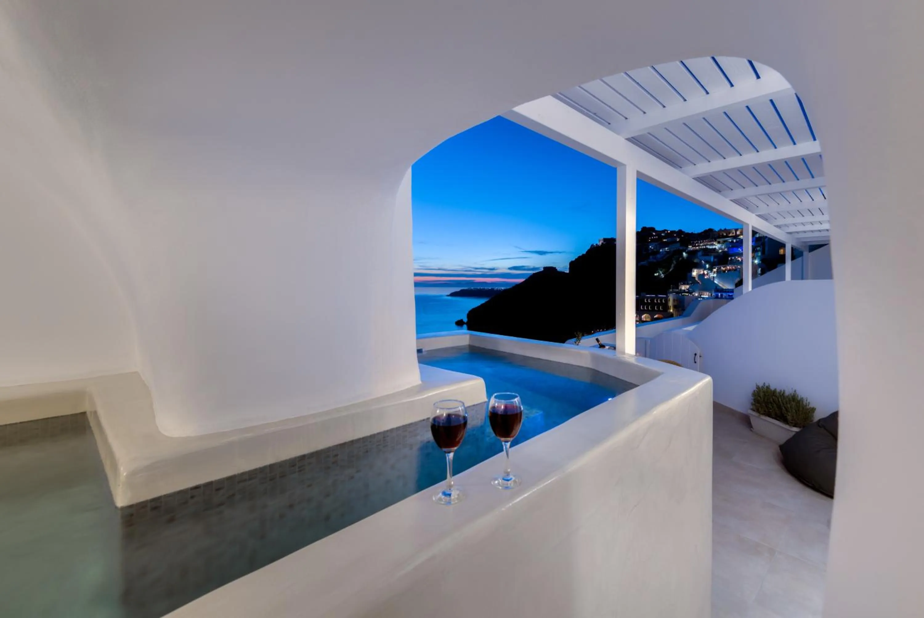 Hot Tub in Iriana Suites
