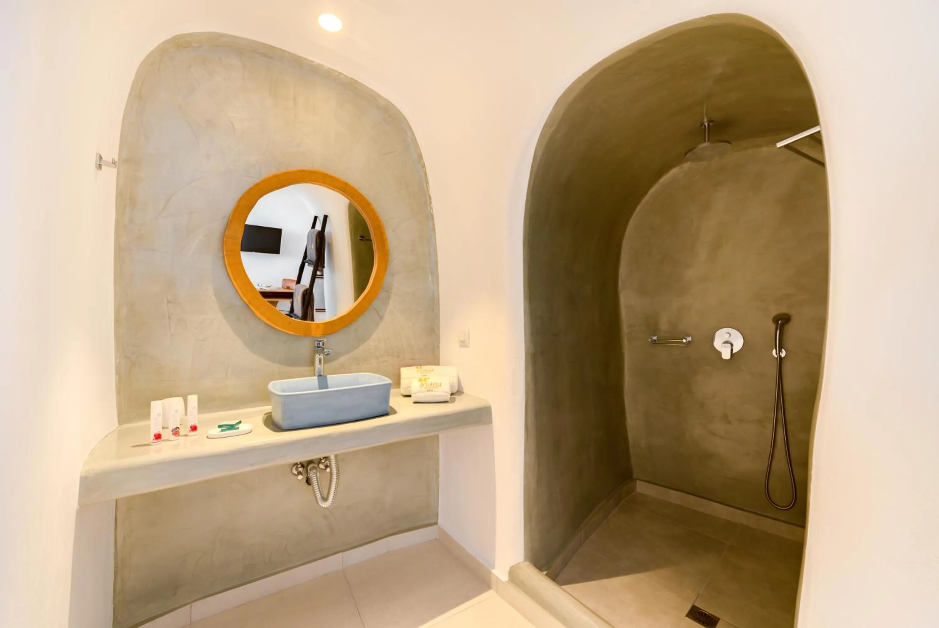 Bathroom in Iriana Suites