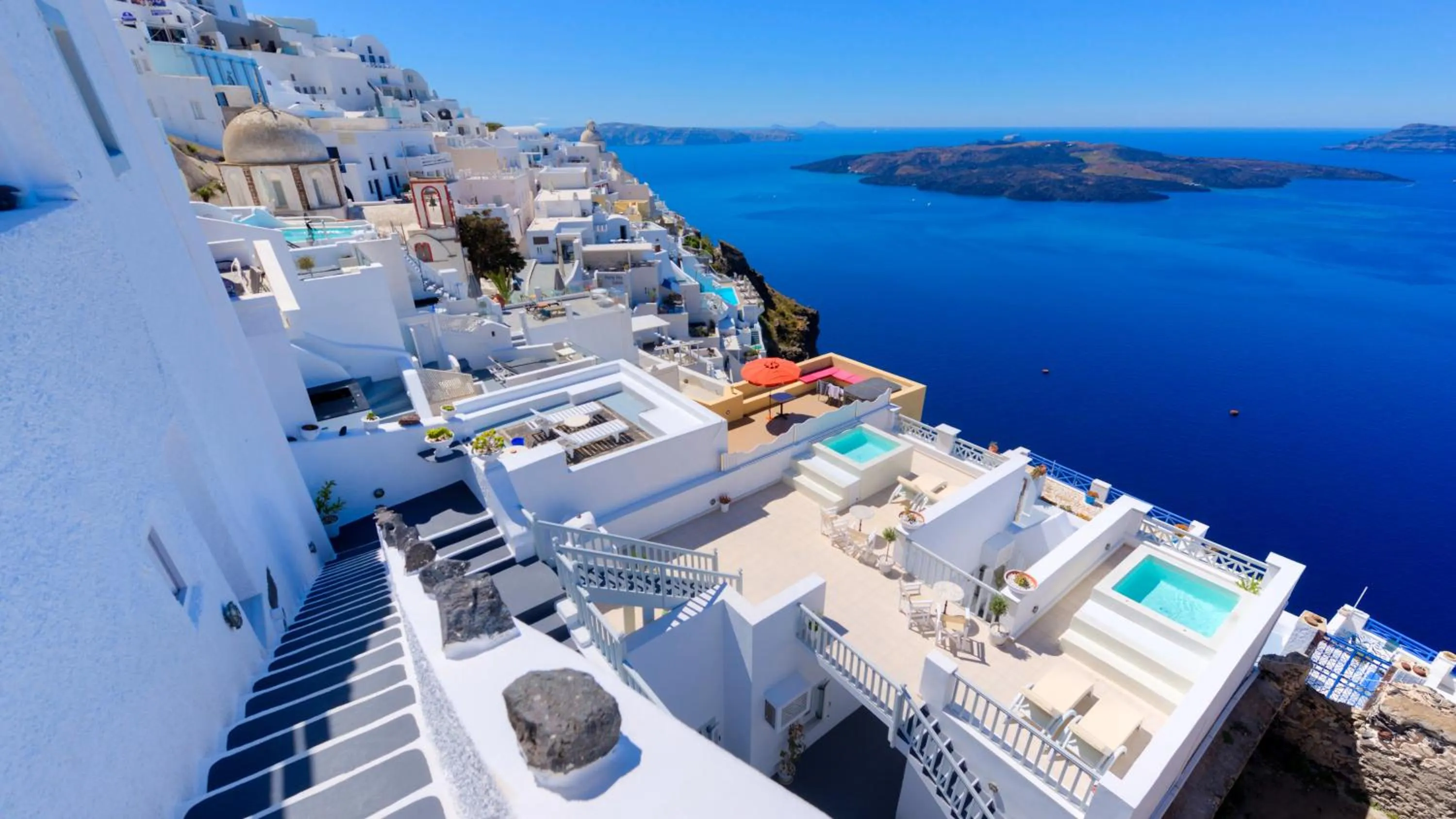 Property building in Iriana Suites