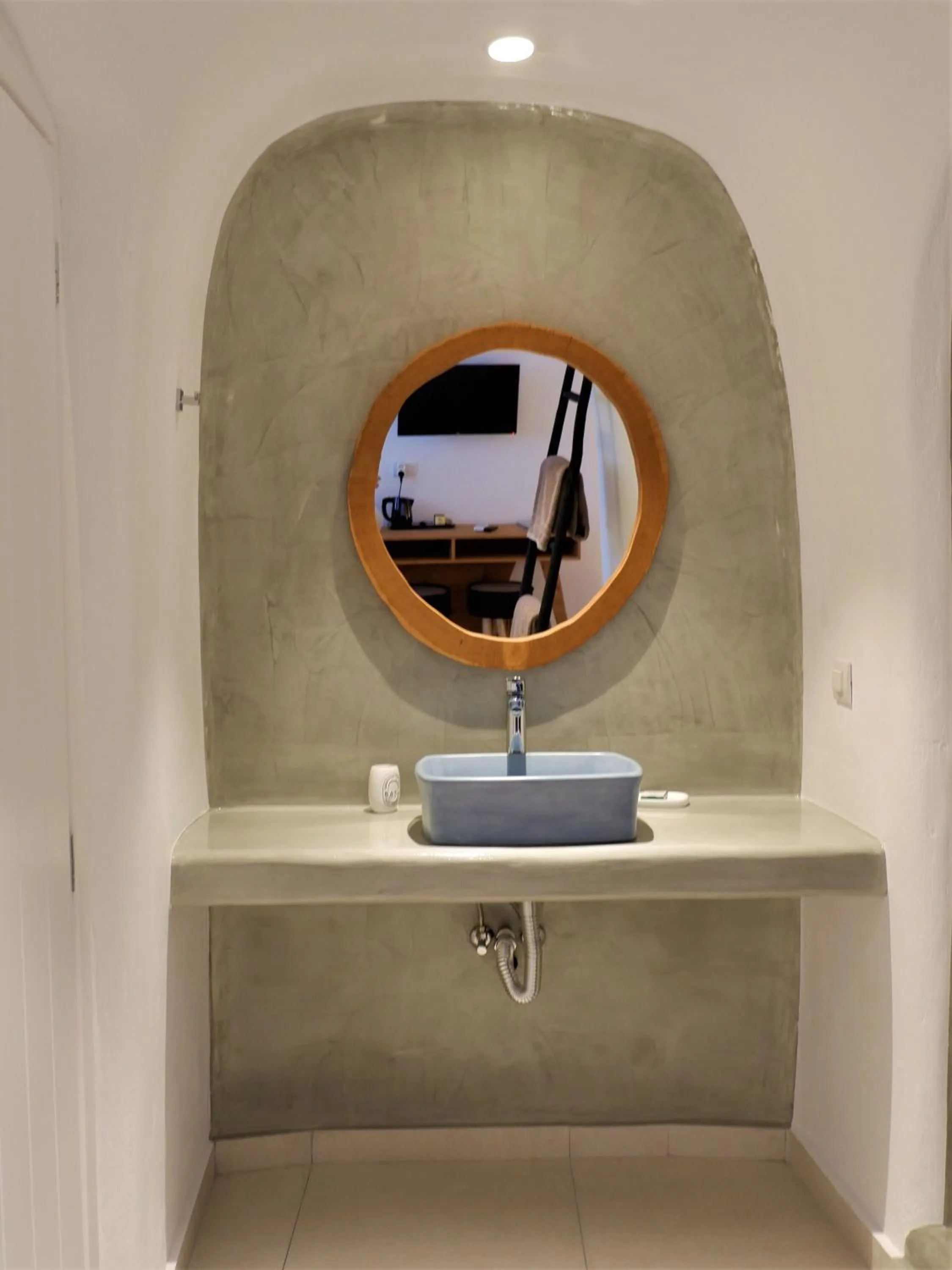 Bathroom in Iriana Suites