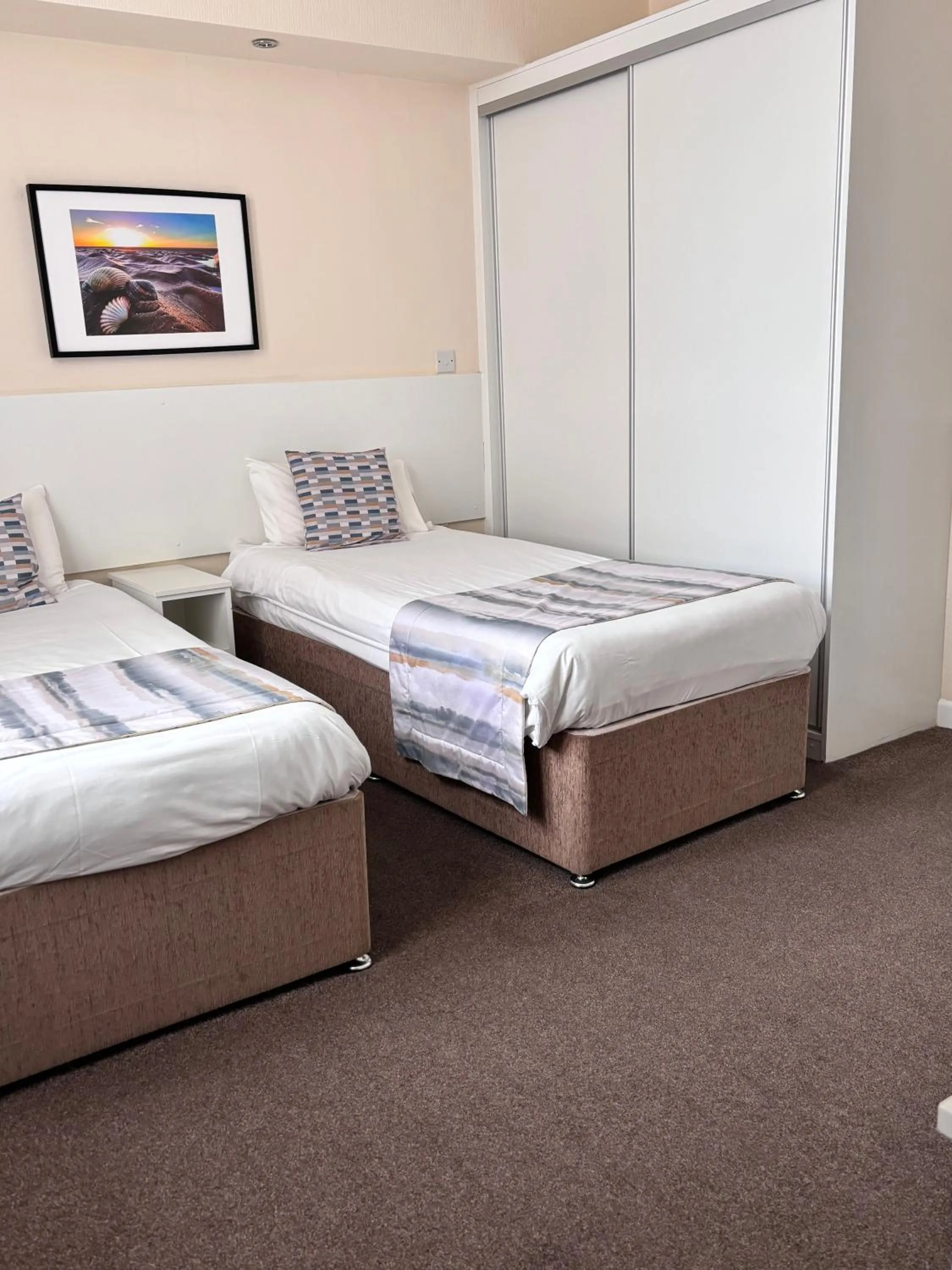 Bedroom, Bed in Craig-y-Don