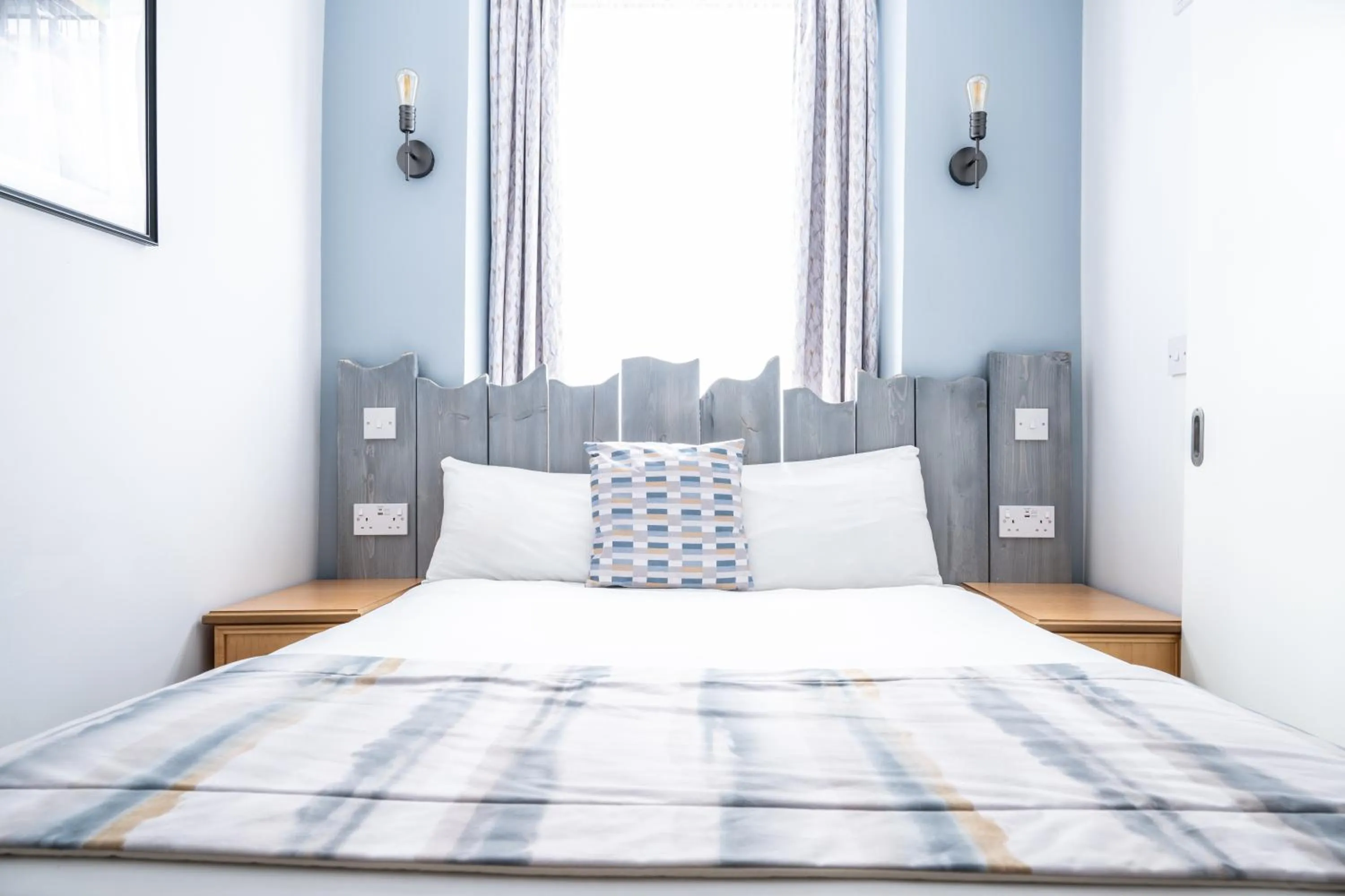 Bedroom, Bed in Craig-y-Don