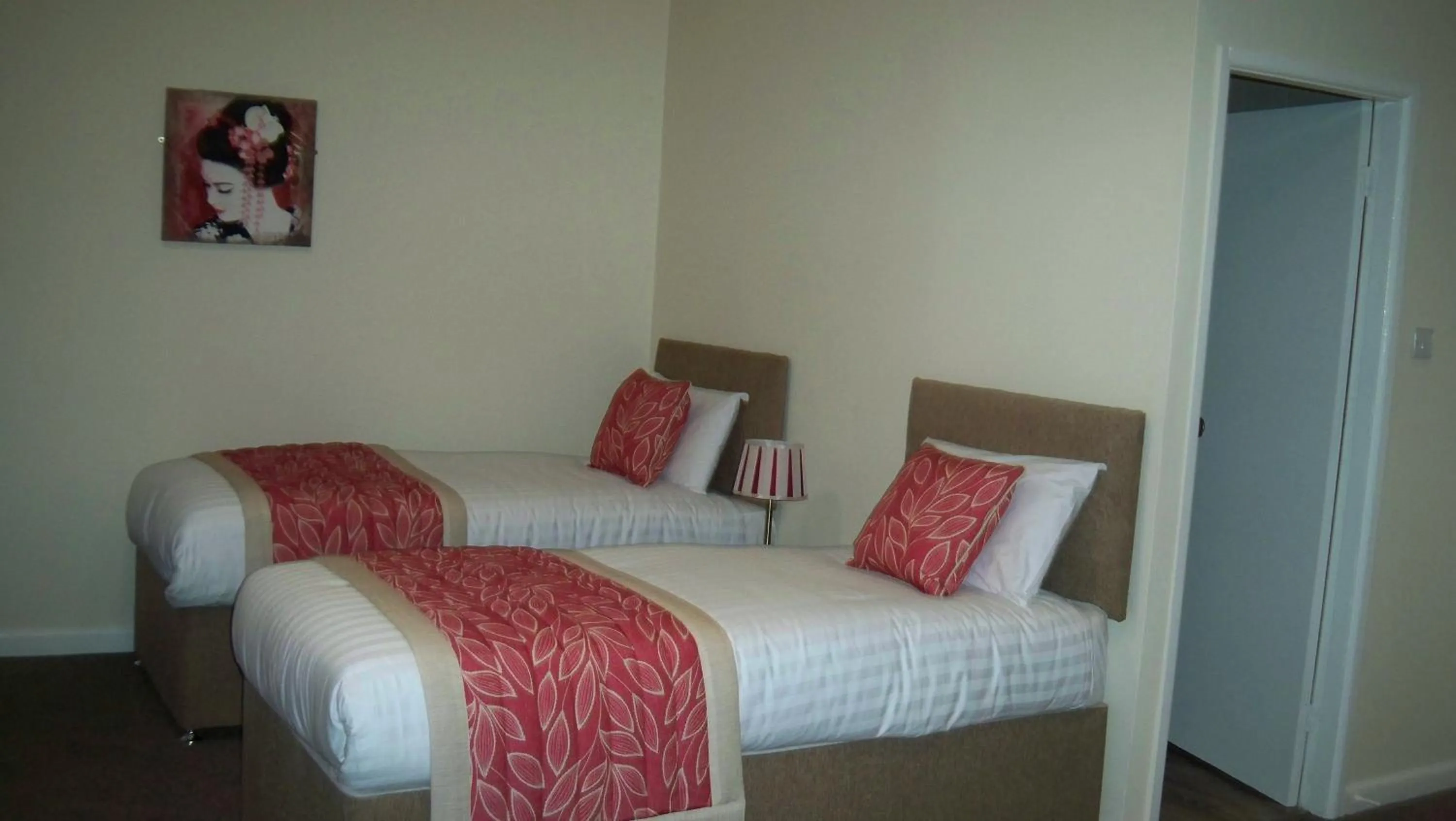 Bedroom, Bed in Craig-y-Don